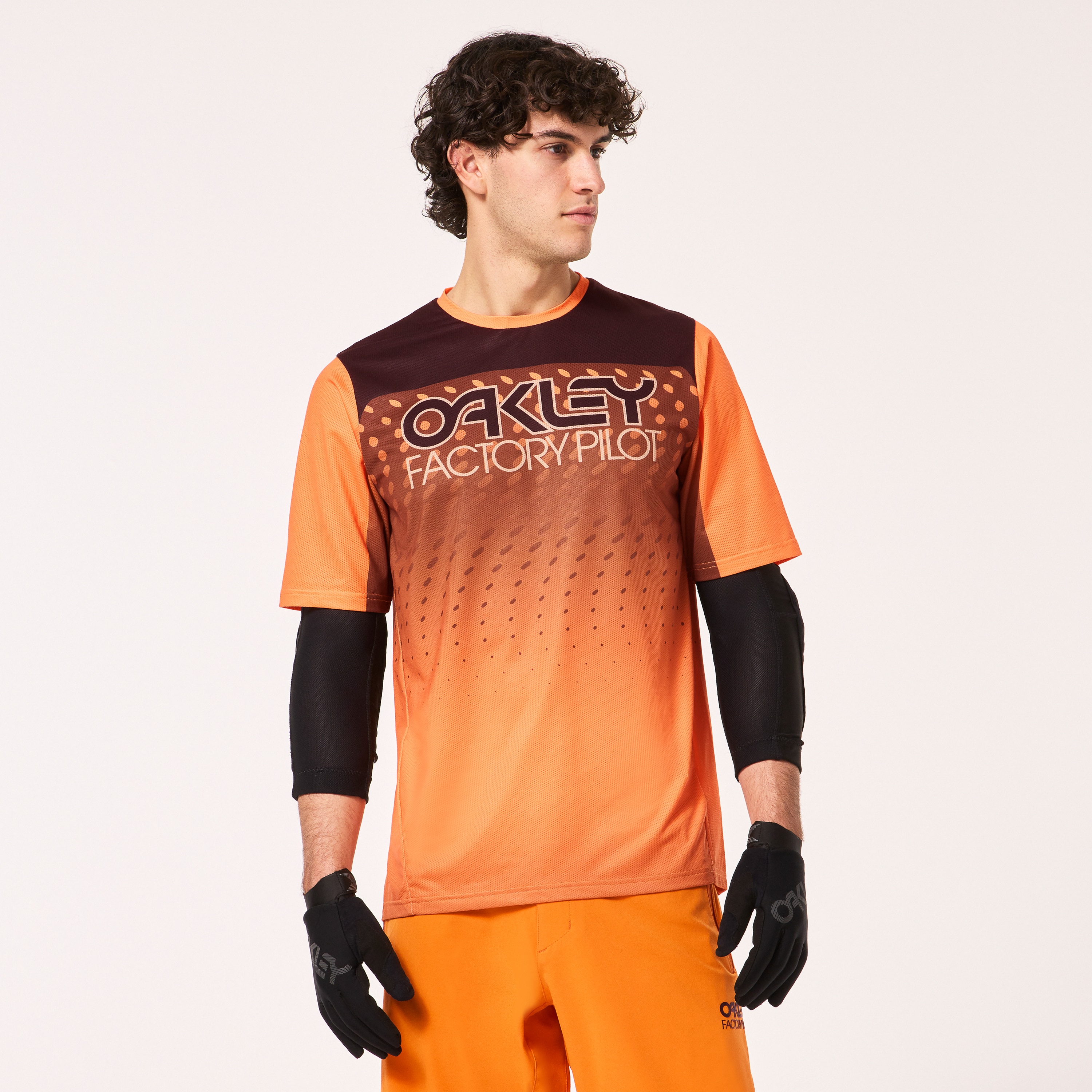 OAKLEY tec sport shirt archive Cyber 裏原 OAKLEY tec sport shirt archive Cyber 裏原 - メルカリ