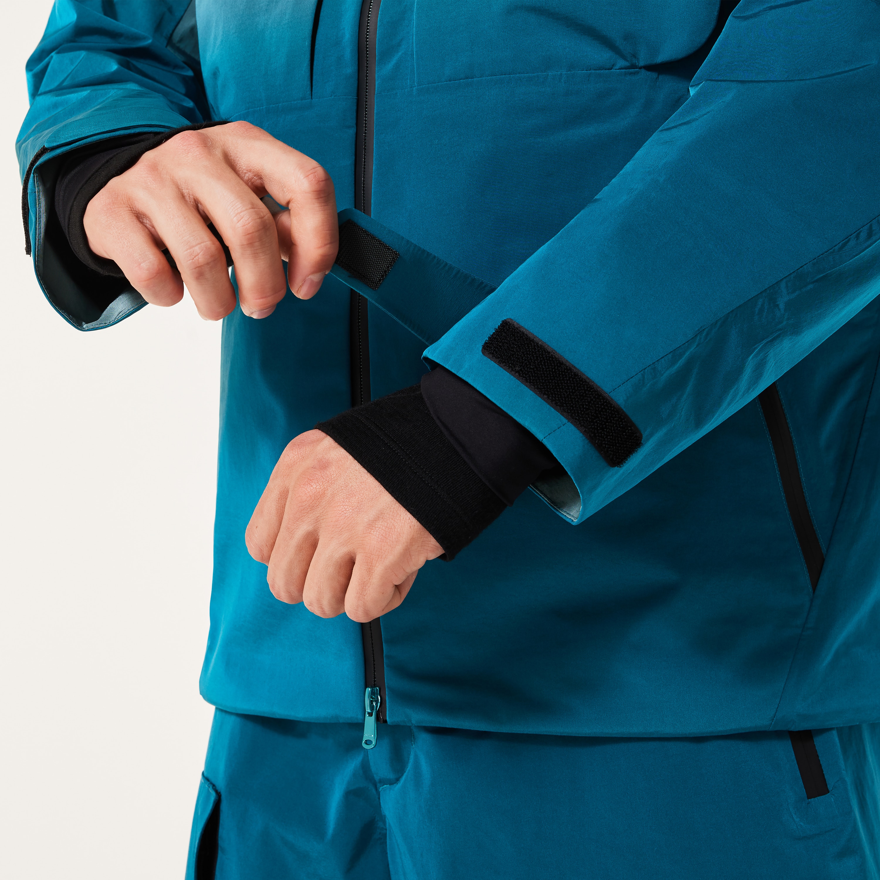 Oakley Airwave Utility Shell Jacket - New Balsam | Oakley® US