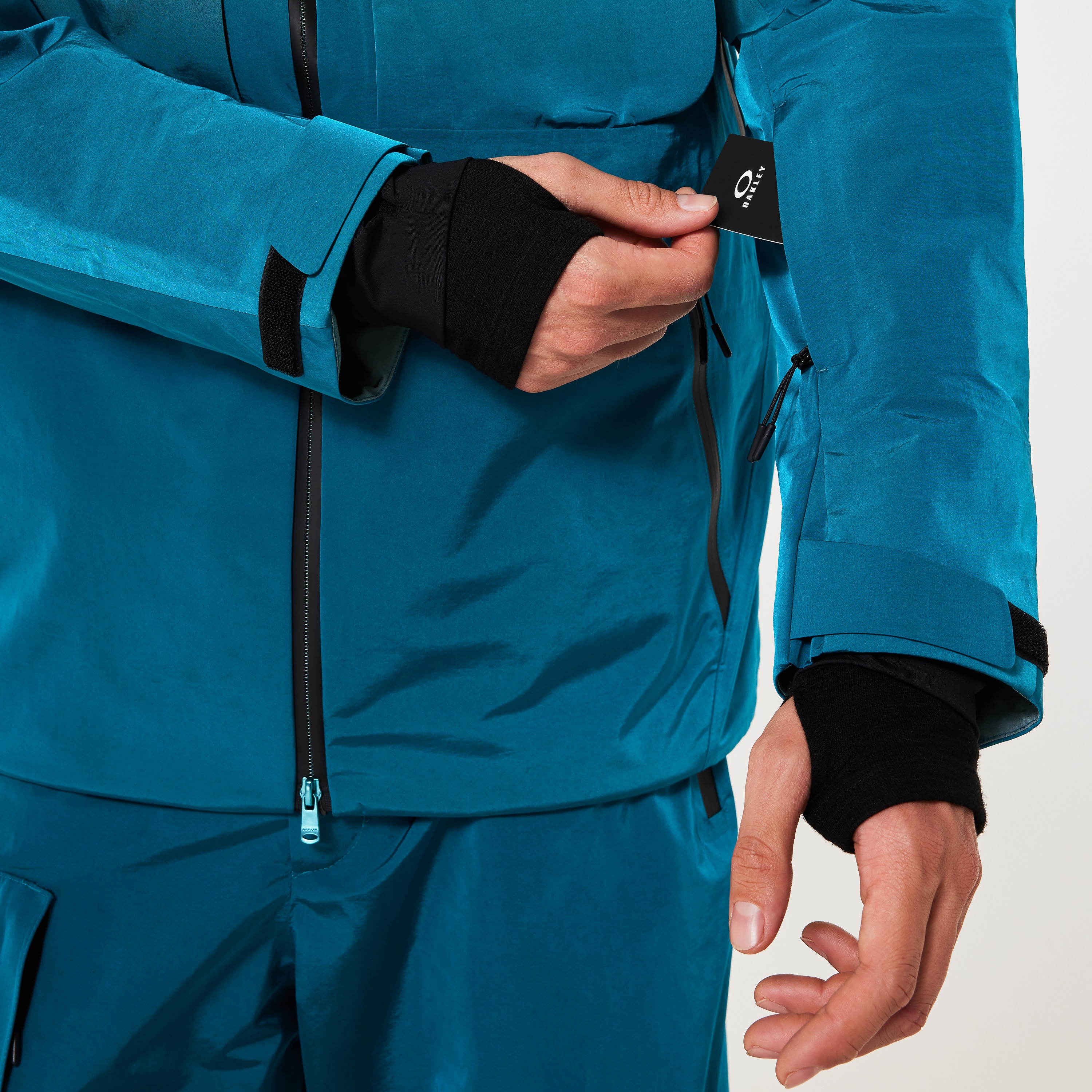 Oakley Airwave Utility Shell Jacket - New Balsam | Oakley® US