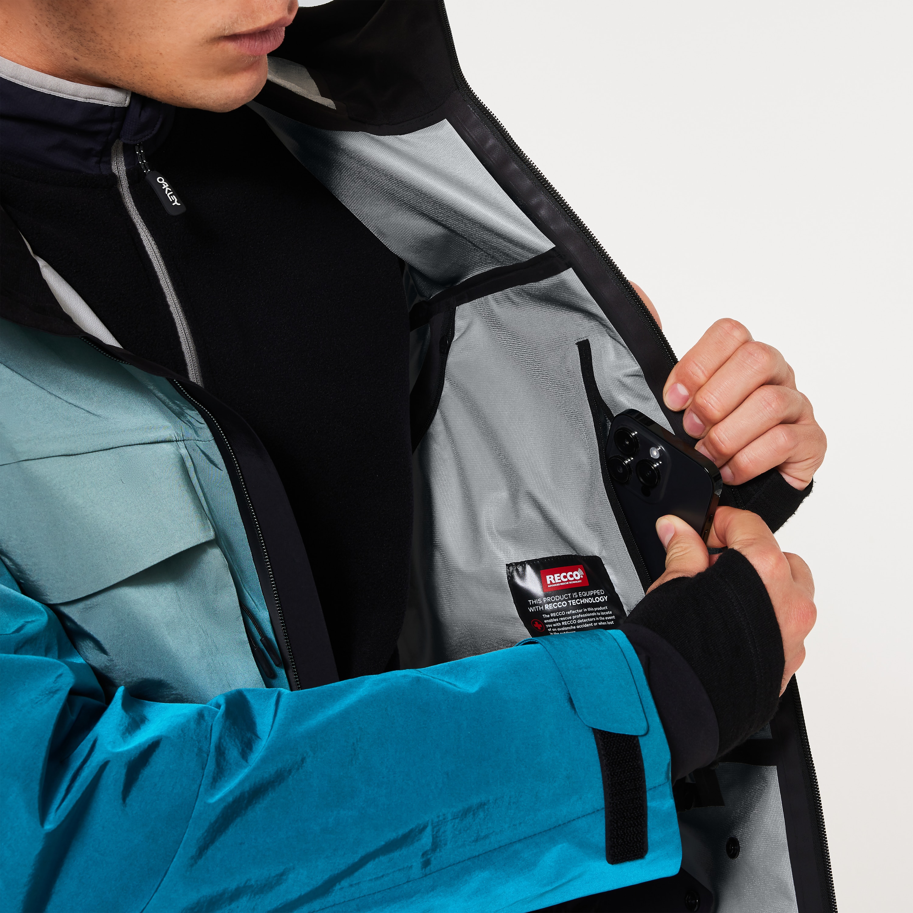 Oakley Airwave Utility Shell Jacket - New Balsam | Oakley® US