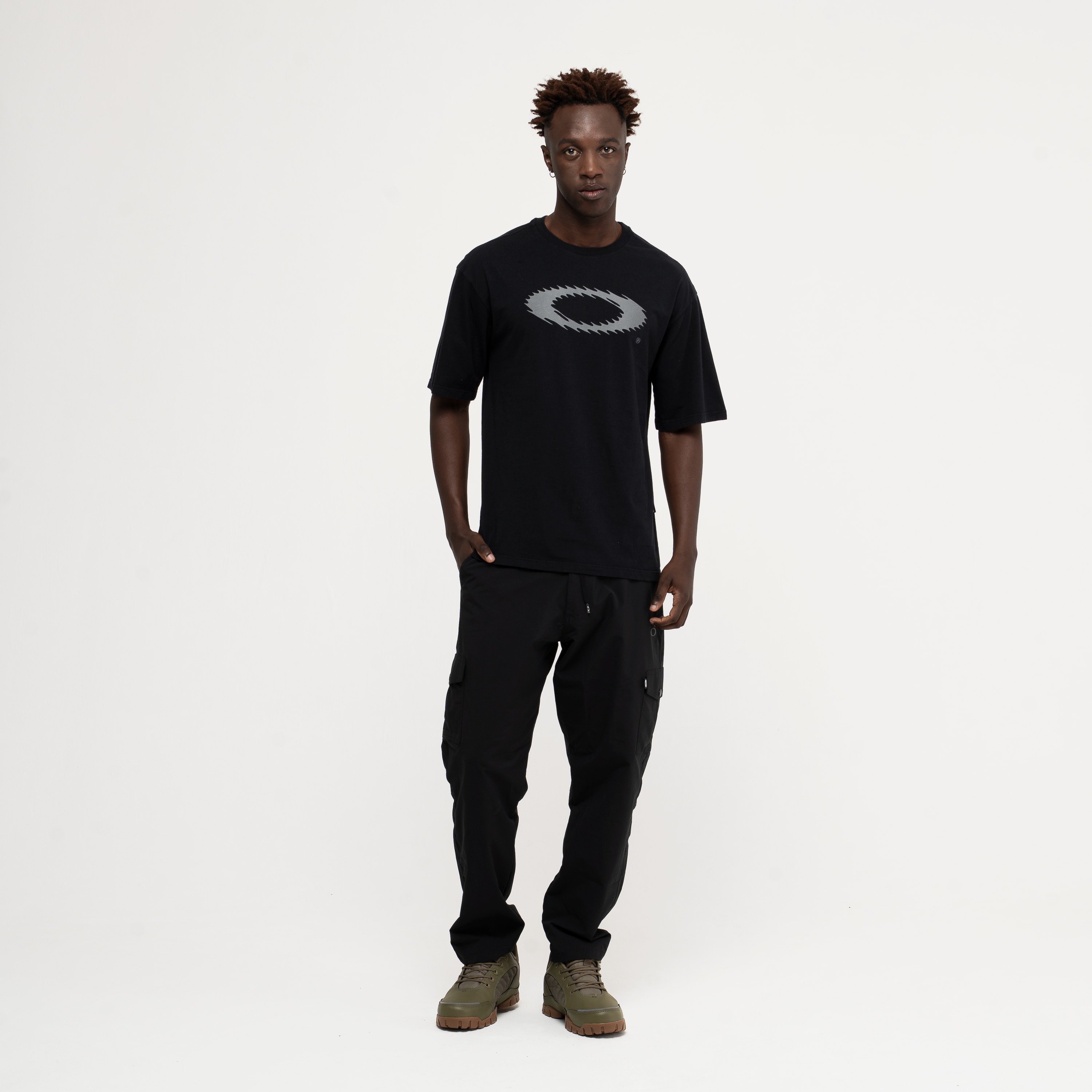 Oakley Camiseta Stretch Ellipse Logo em Blackout | Oakley® BR
