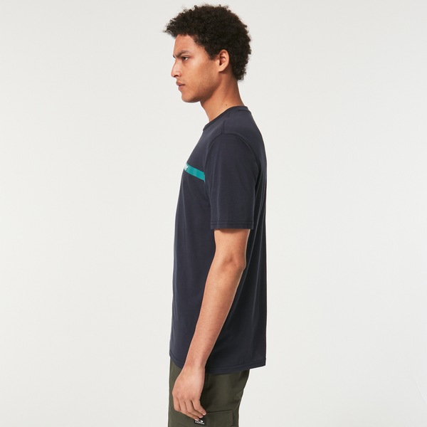 Apparel: Sportswear & Outdoor Clothing | Oakley® US