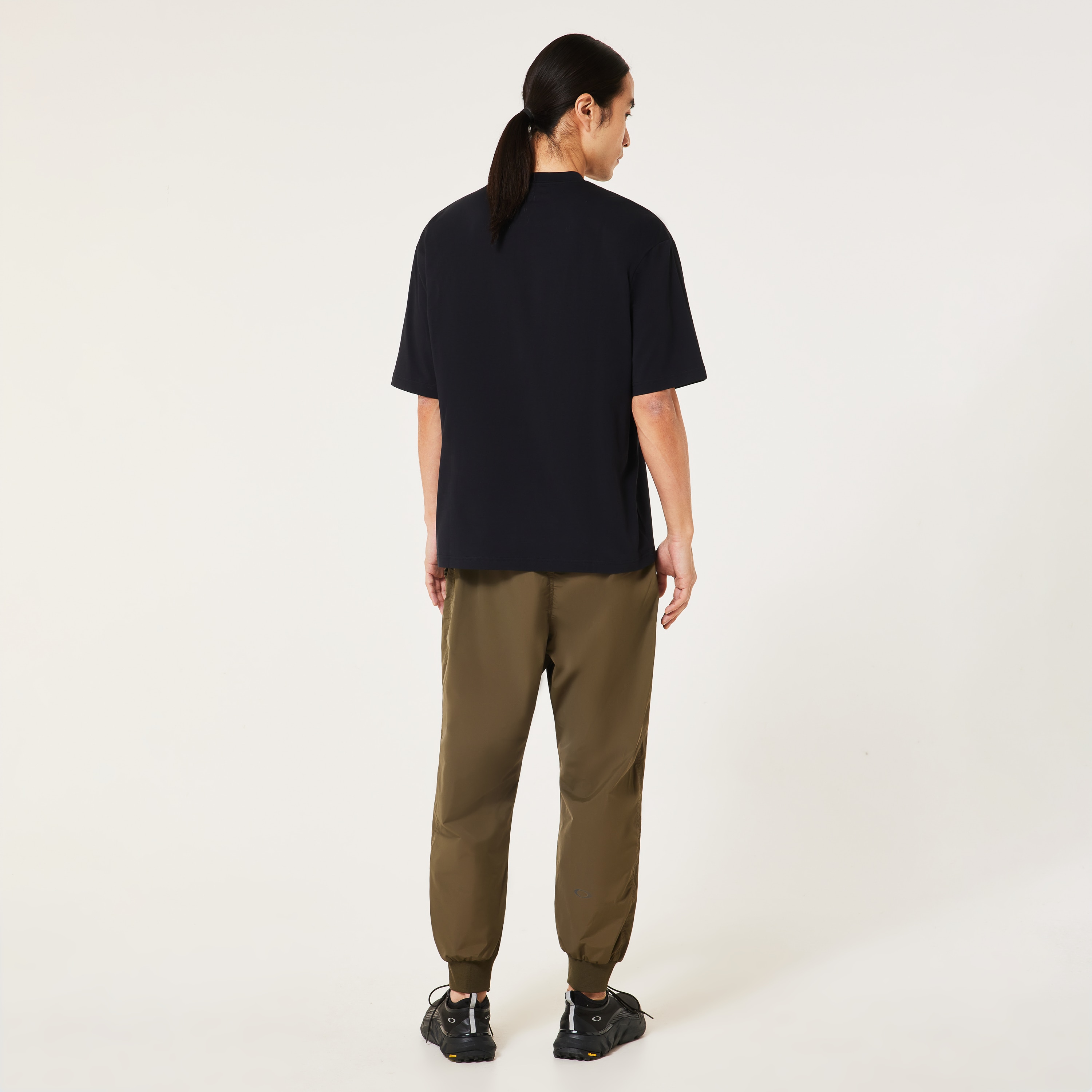 Oakley Enhance Cool Cotton Tee - Relax - Blackout | Oakley® US