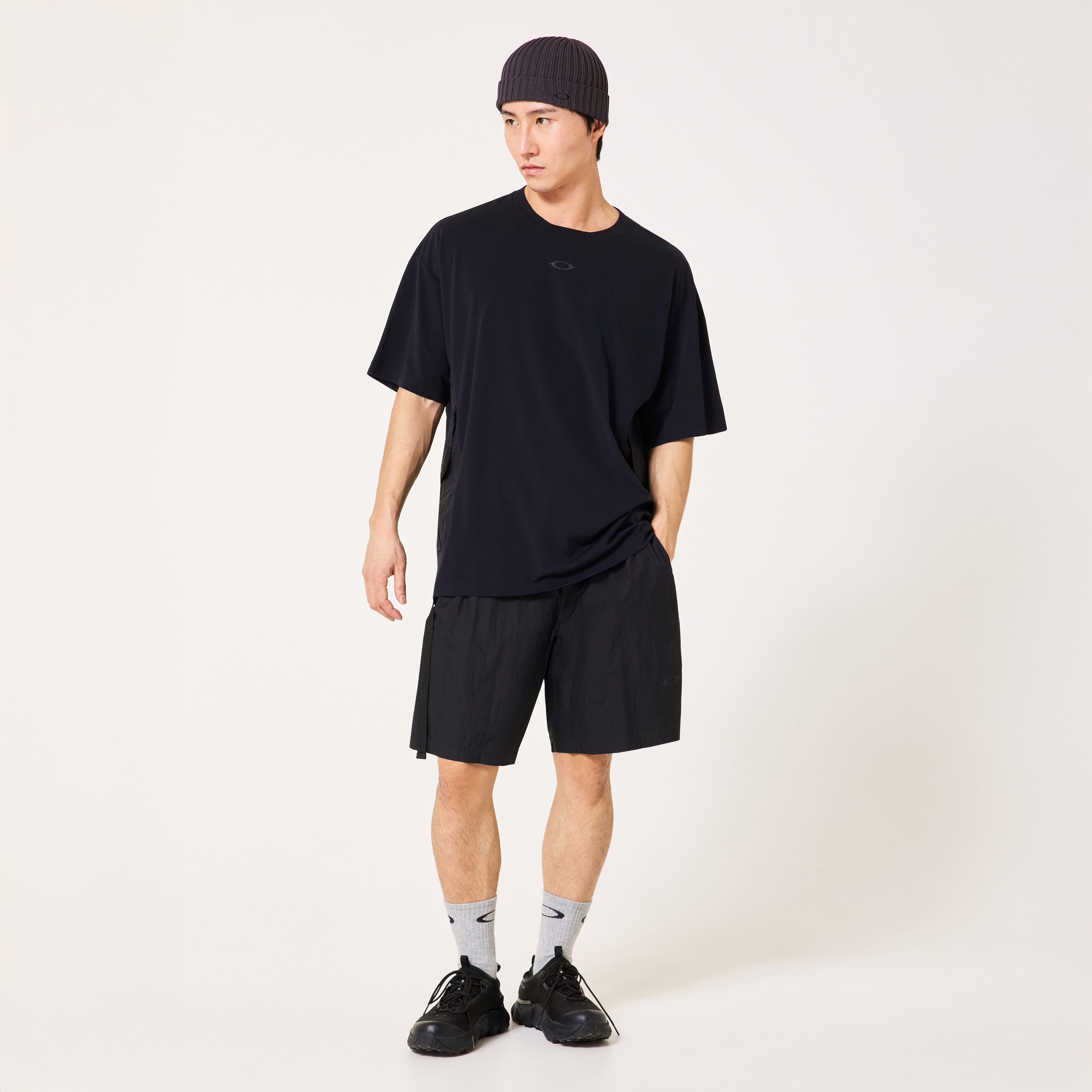 Oakley Fgl Stealth Shorts 1.0 in Stealth Black | Oakley® JP