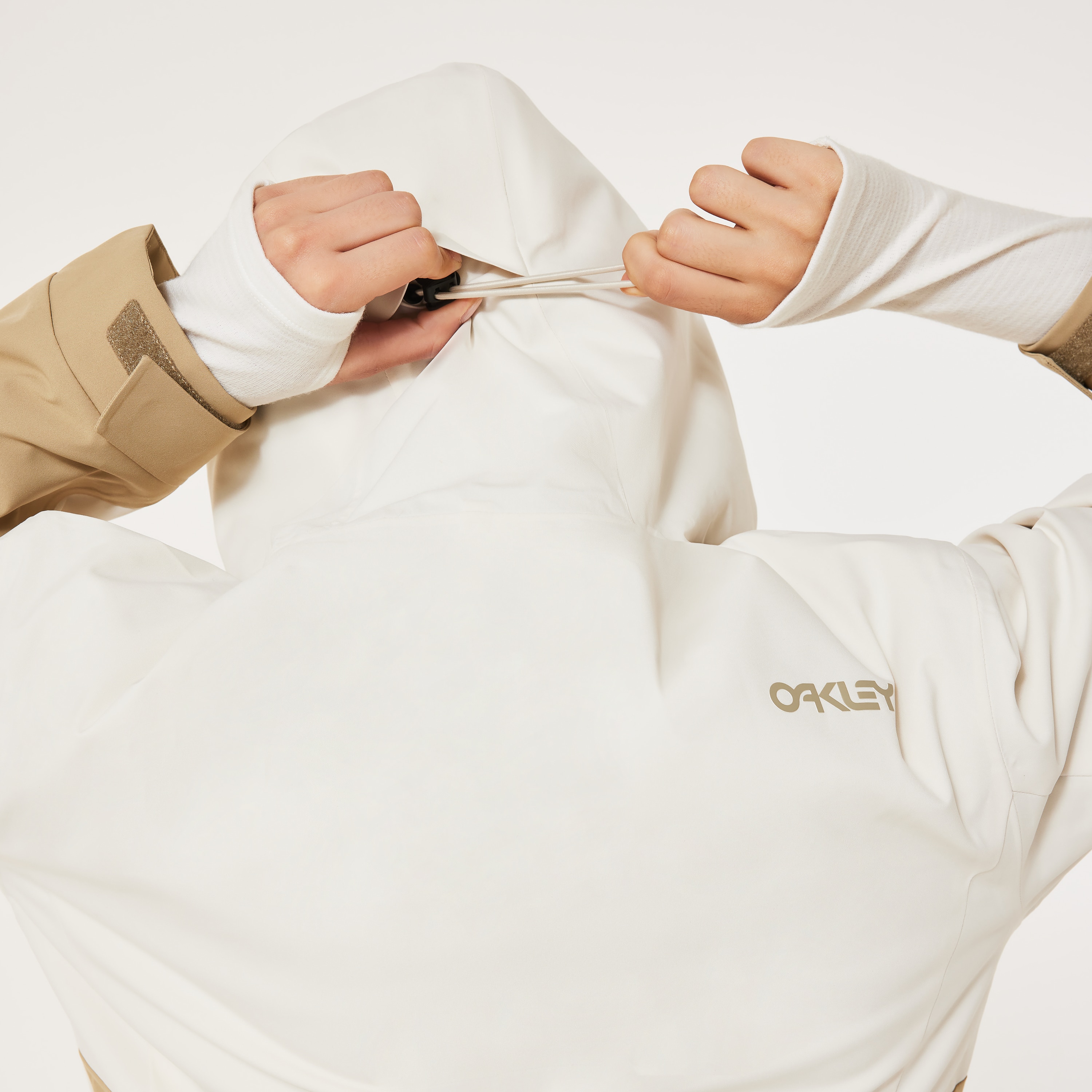 LOHEN ボトルネック レイヤードブルゾン　ホワイト Oakley Wmns Tnp Tbt Insulated Anorak - Arctic White/Blackout