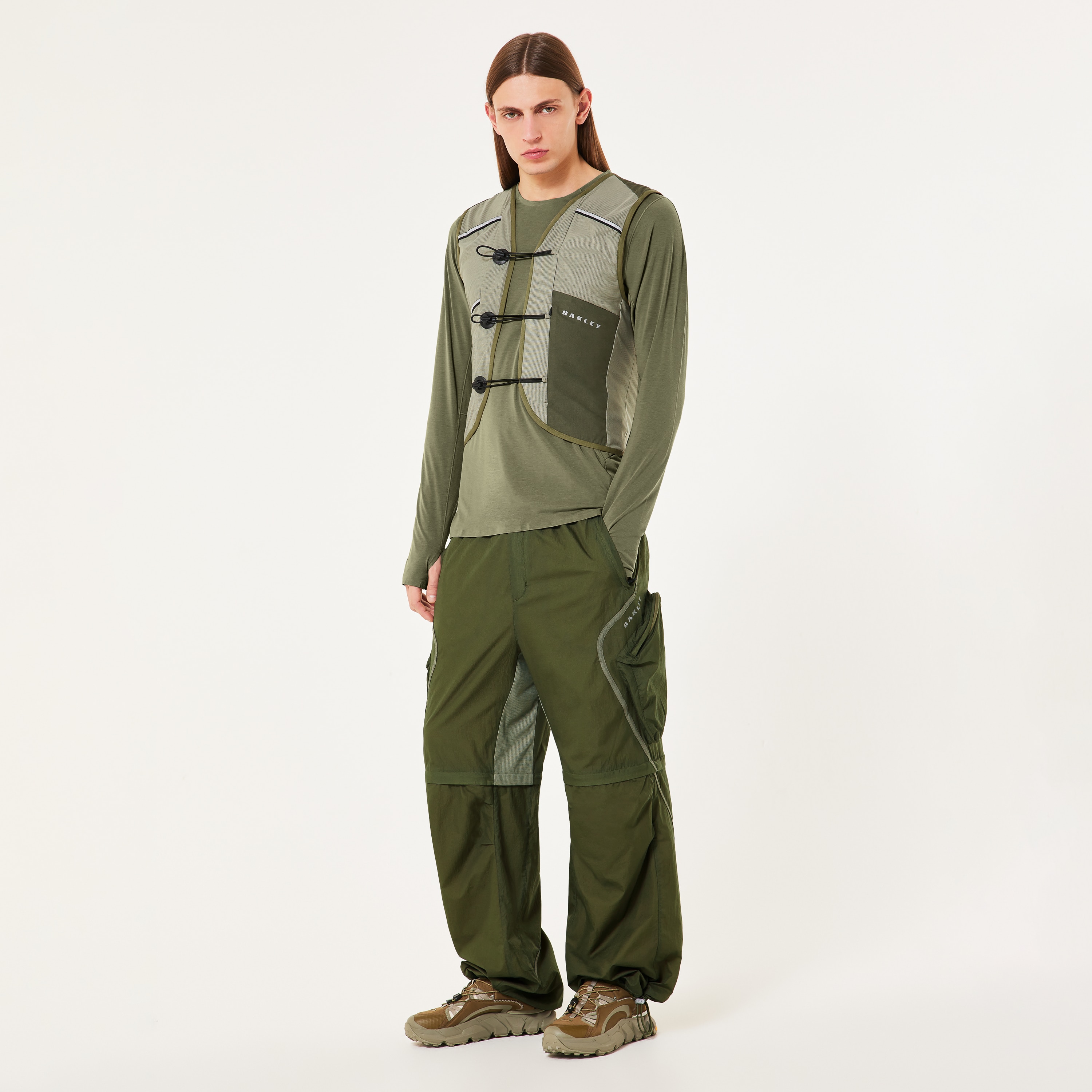 新品未使用 OAKLEY Latitude Flight Vest Poncho Oakley Latitude Flight Vest Poncho - Army Green | Oakley® US