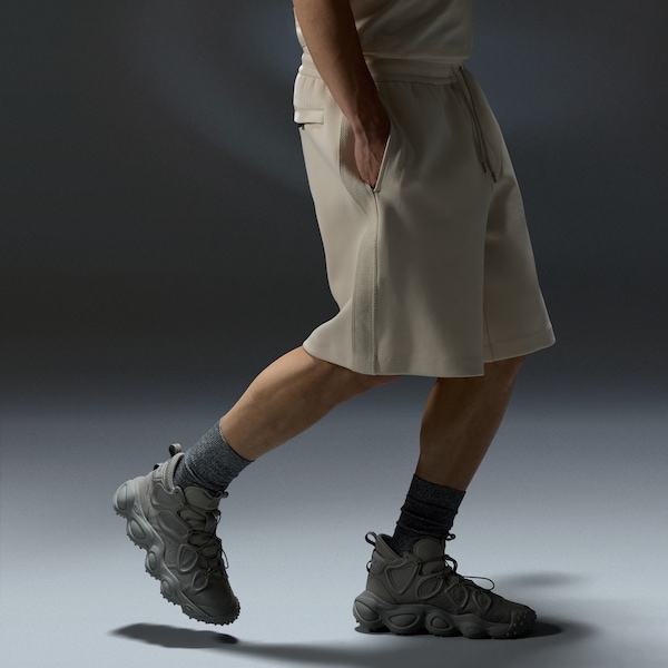 Reserve Momento Short