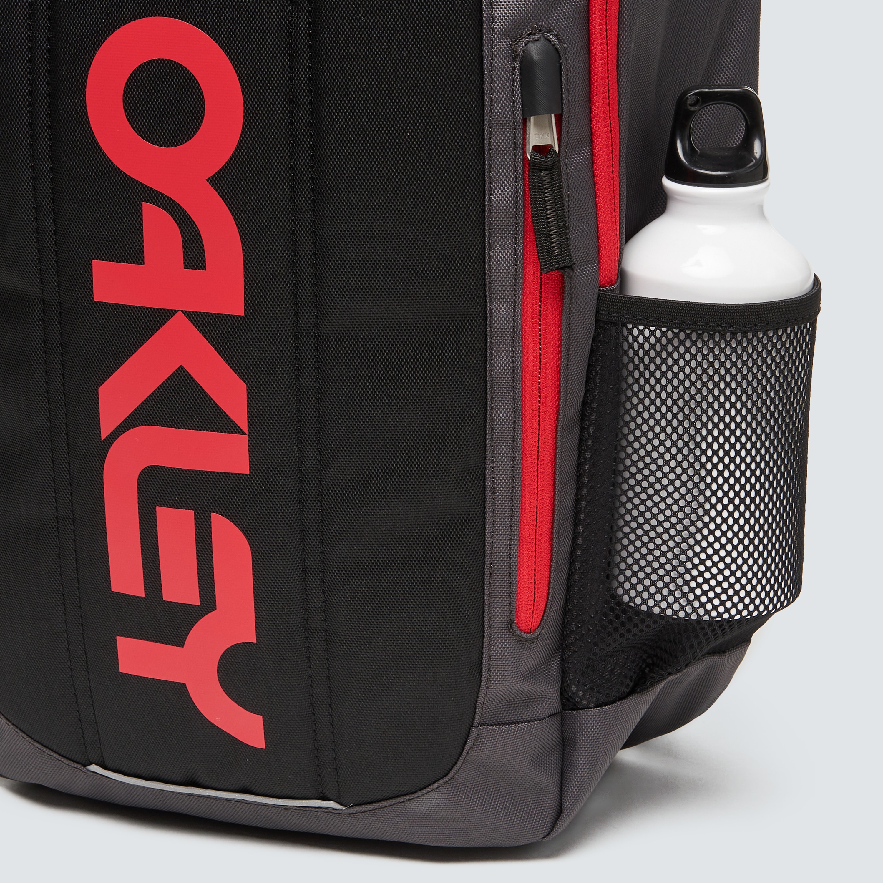 Oakley Enduro 20L 3.0 - Forged Iron/Redline | Oakley® US