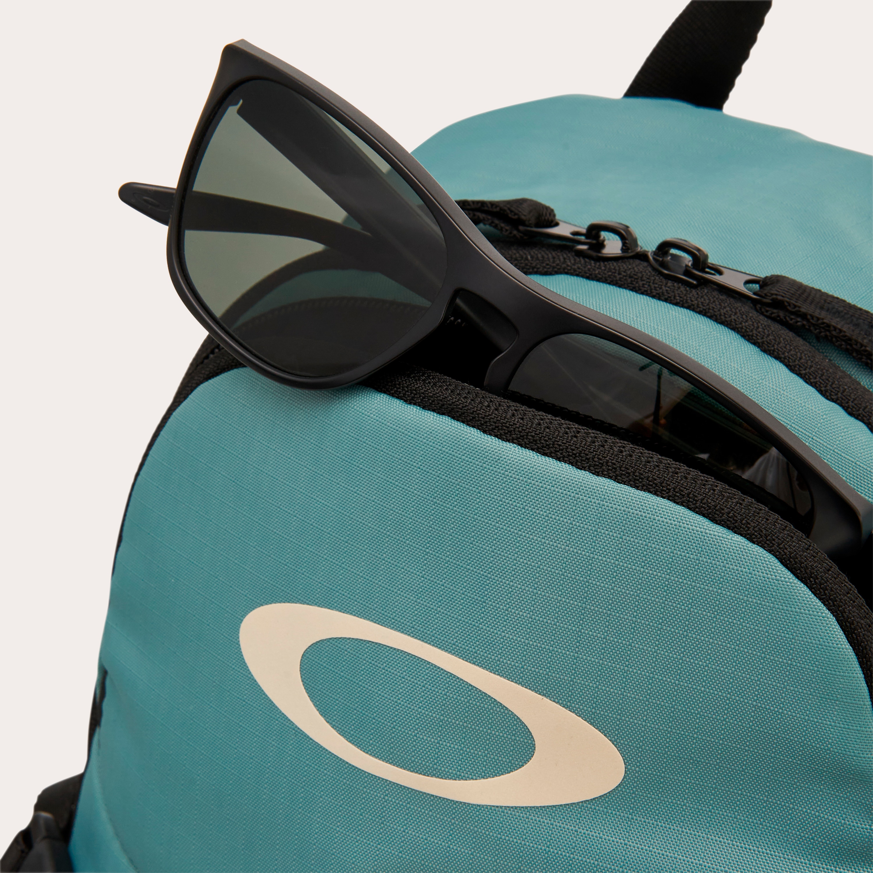 【OAKLEY】25ss SEEKER TRAVERSE RC HYDRA BACKPACK Oakley Seeker Traverse Rc Hydra Bag - Pacific | Oakley® US