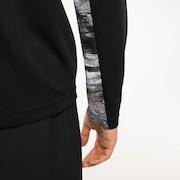 Slant Logo Print L/S Tee 8.0 - Blackout
