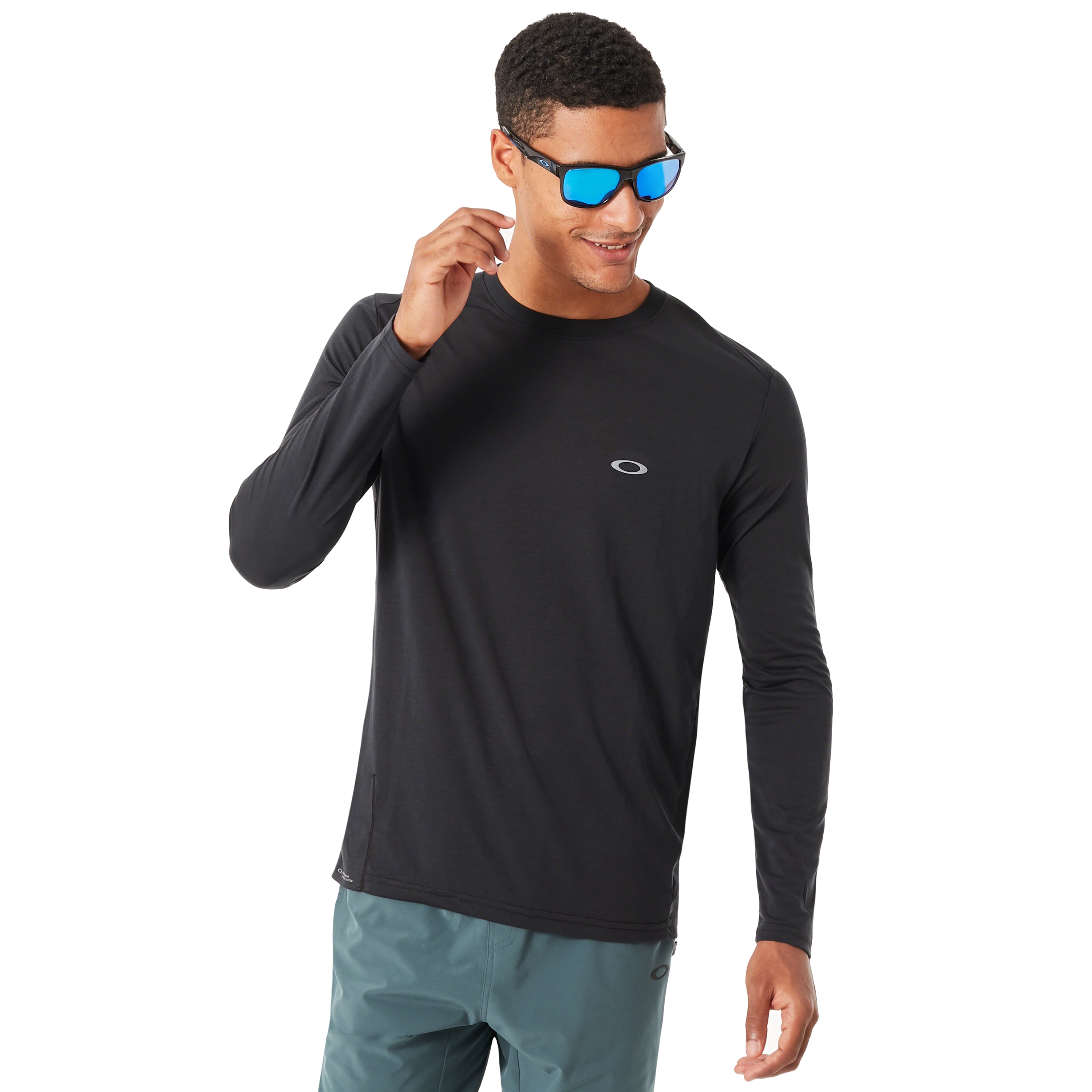 Oakley Link Long Sleeve Top - Blackout | Oakley® | Official