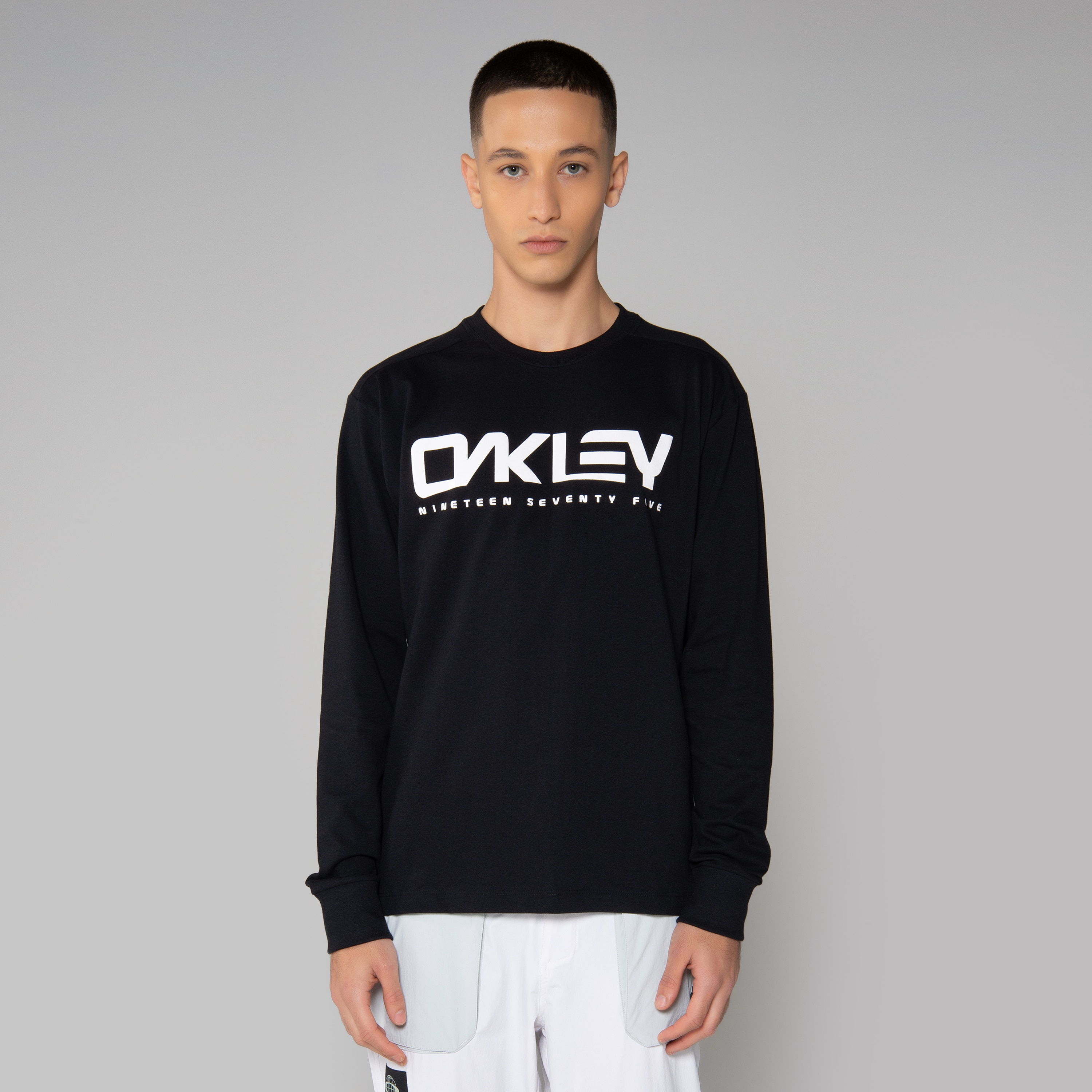 Oakley Camiseta Space Logo Ls em Blackout | Oakley® BR
