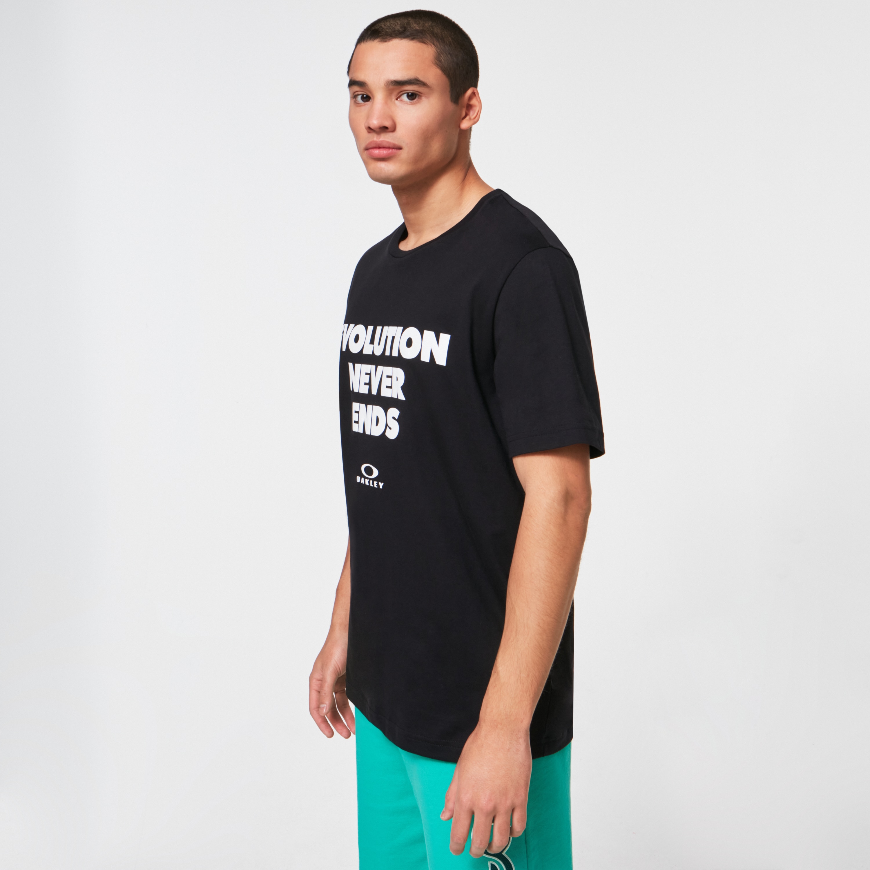 Oakley Evolution Never Ends SS Tee - Blackout | Oakley® US