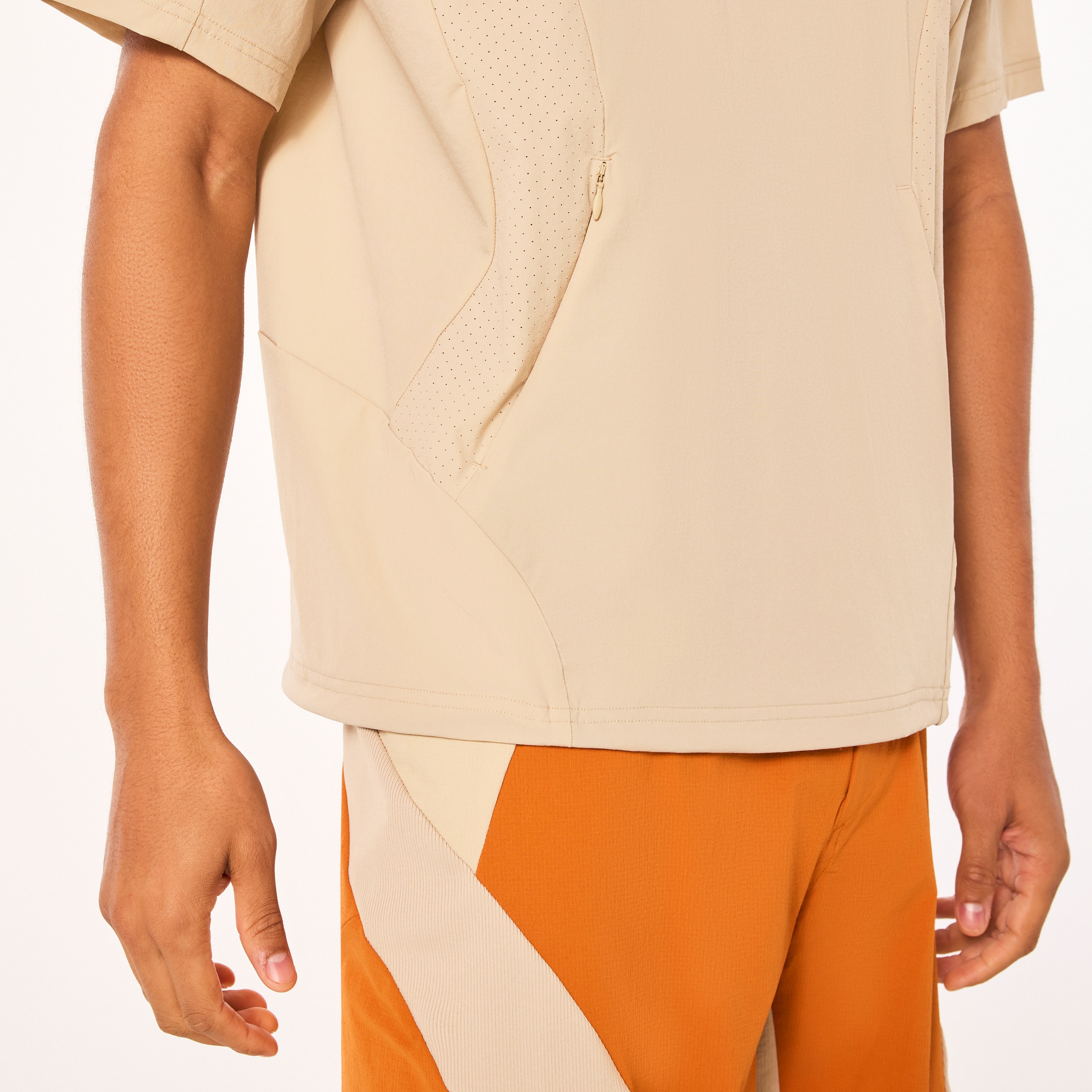 OAKLEY LATITUDE ARC ベスト Oakley Latitude Arc Vest - Blackout | Oakley® US