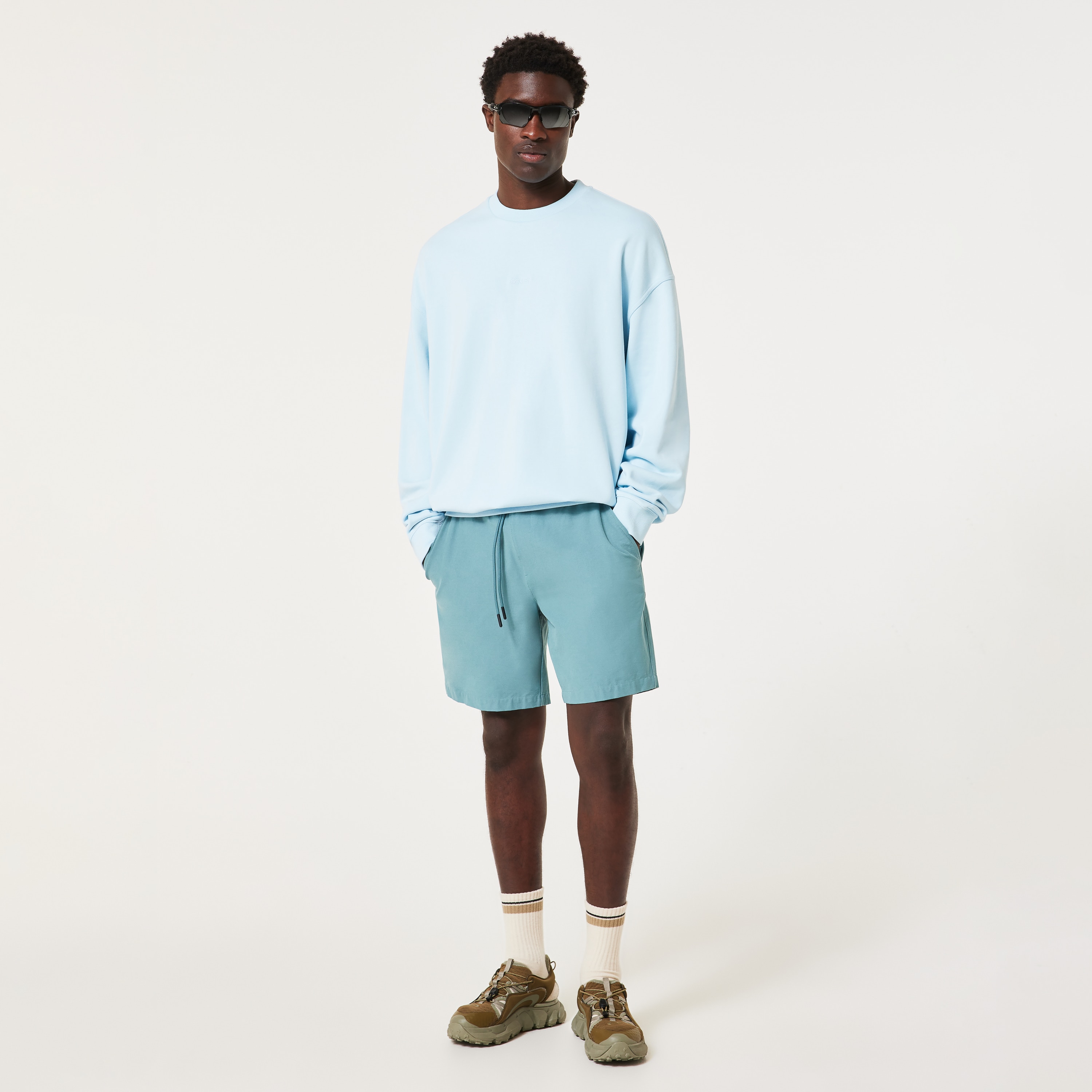 OAKLEY Crew Sweatshirt カーキ スウェット　M 短丈 Oakley B1B Repeated Crewneck Sweatshirt - Frost | Oakley® JP