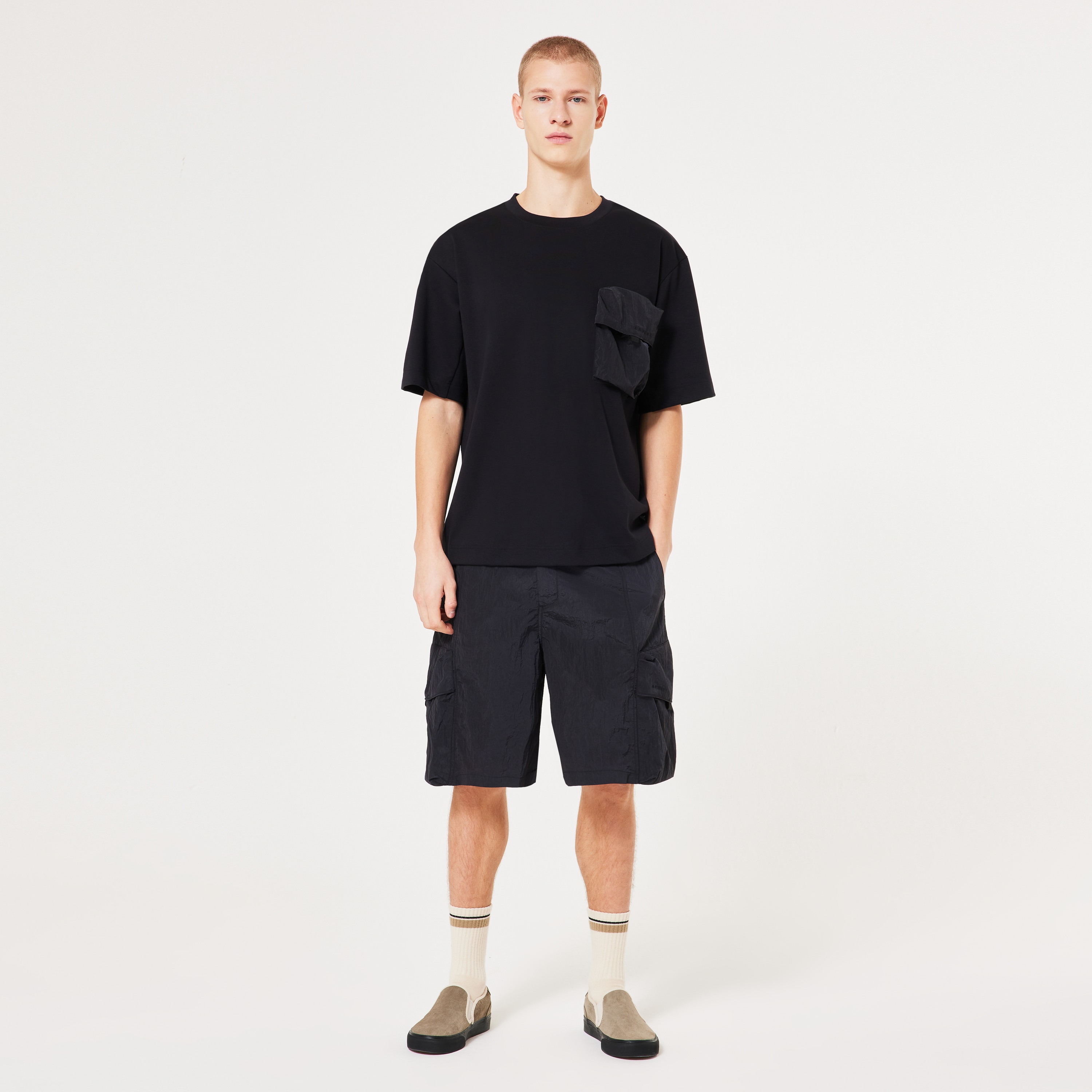 【AAKE】(VER.2) SUBTILE BERMUDA CARGO PT Oakley Reserve Cargo Short - Blackout | Oakley® US