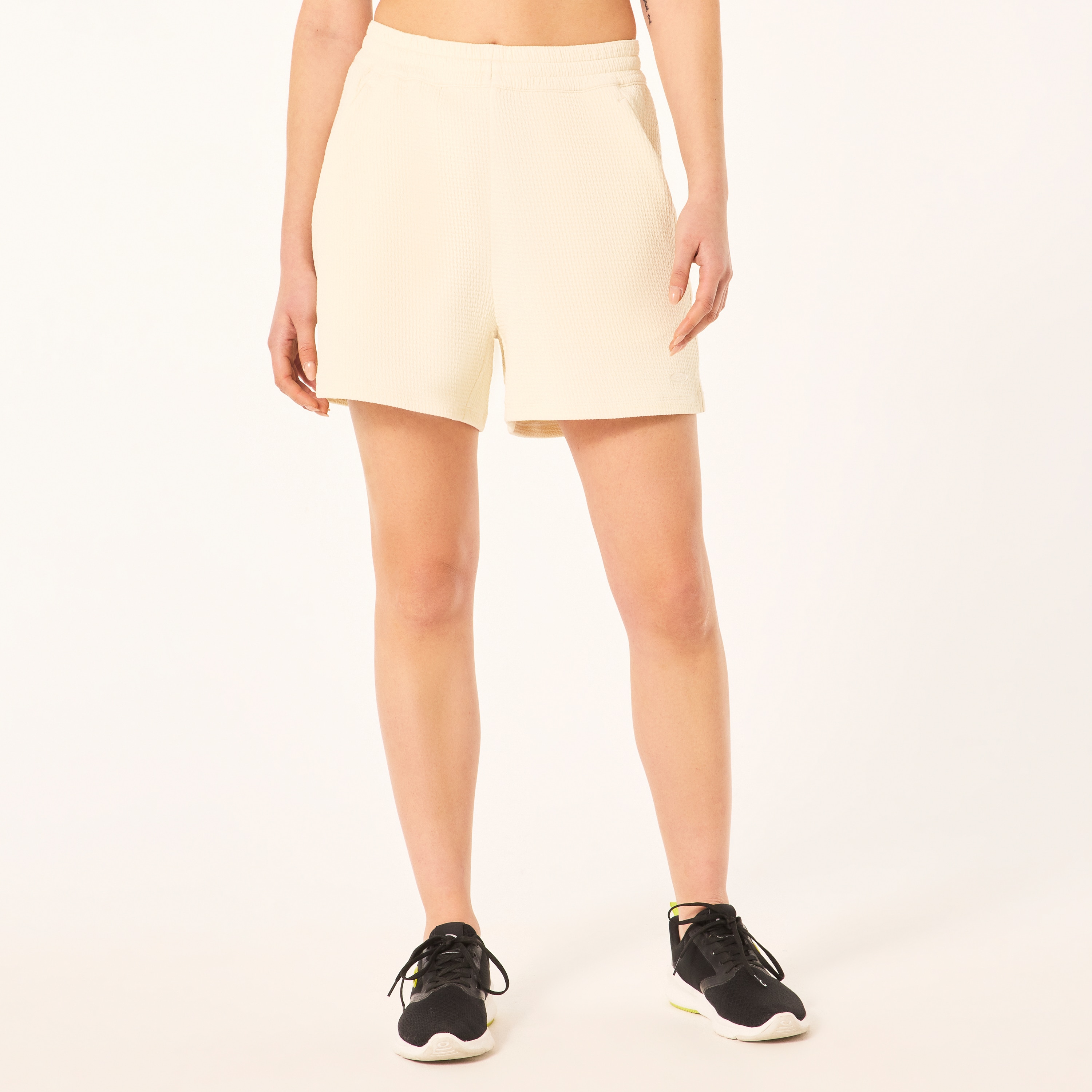 Oakley Radiant Fluffy Shorts 7.0 - Ceramic White | Oakley® 日本