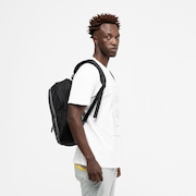 Mochila Oakley Navigate - Blackout