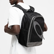 Mochila Oakley Navigate - Blackout