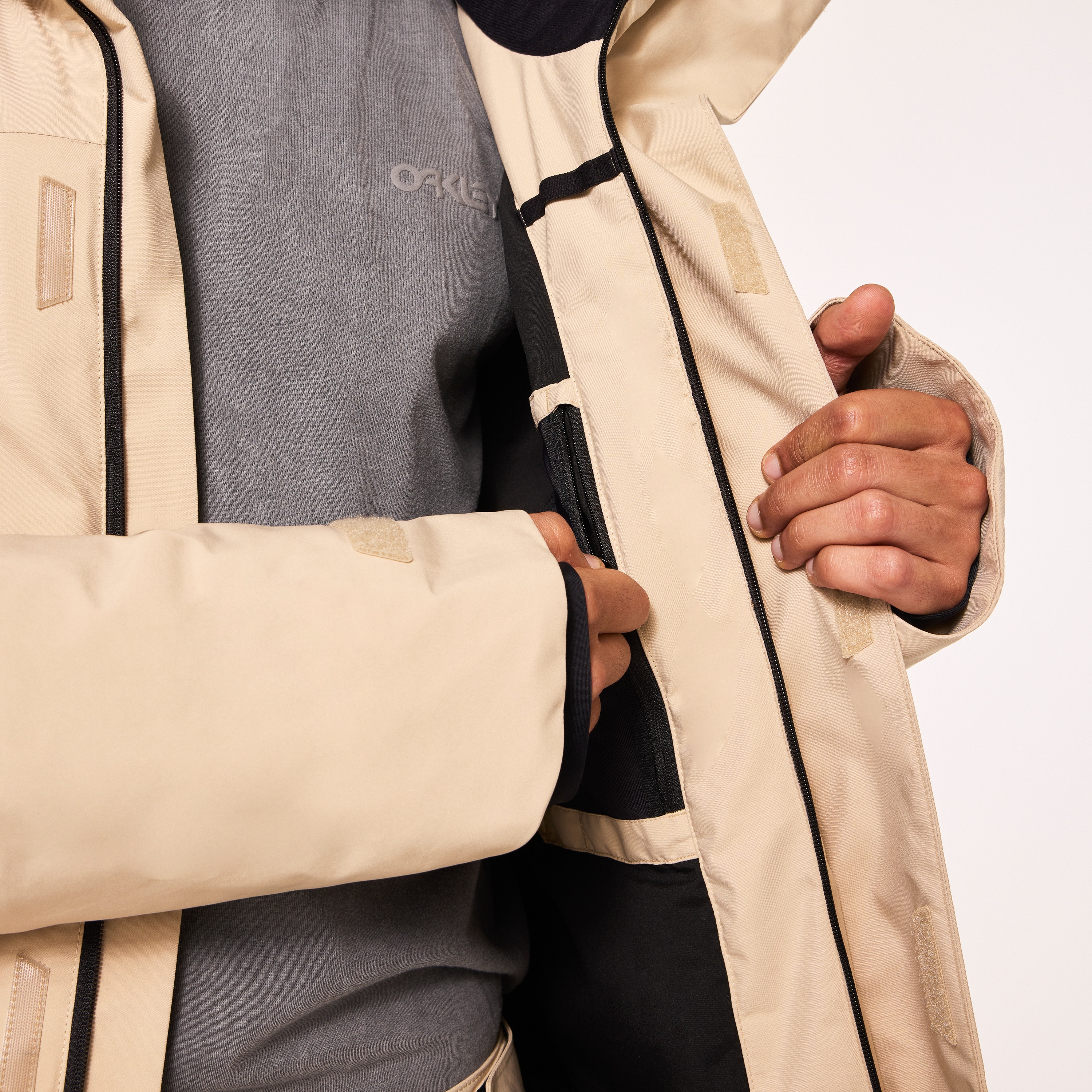 Oakley Sub Temp Rc Gore-Tex Jacket - Humus | Oakley® US