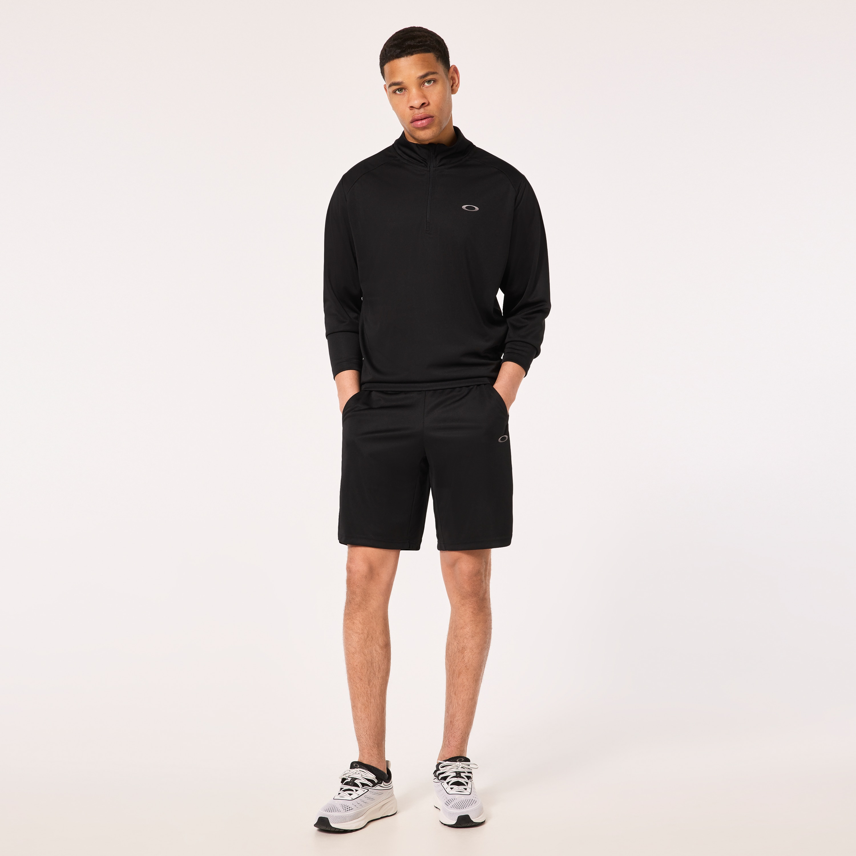 Oakley Foundational 1/4 Zip - Blackout | Oakley® US