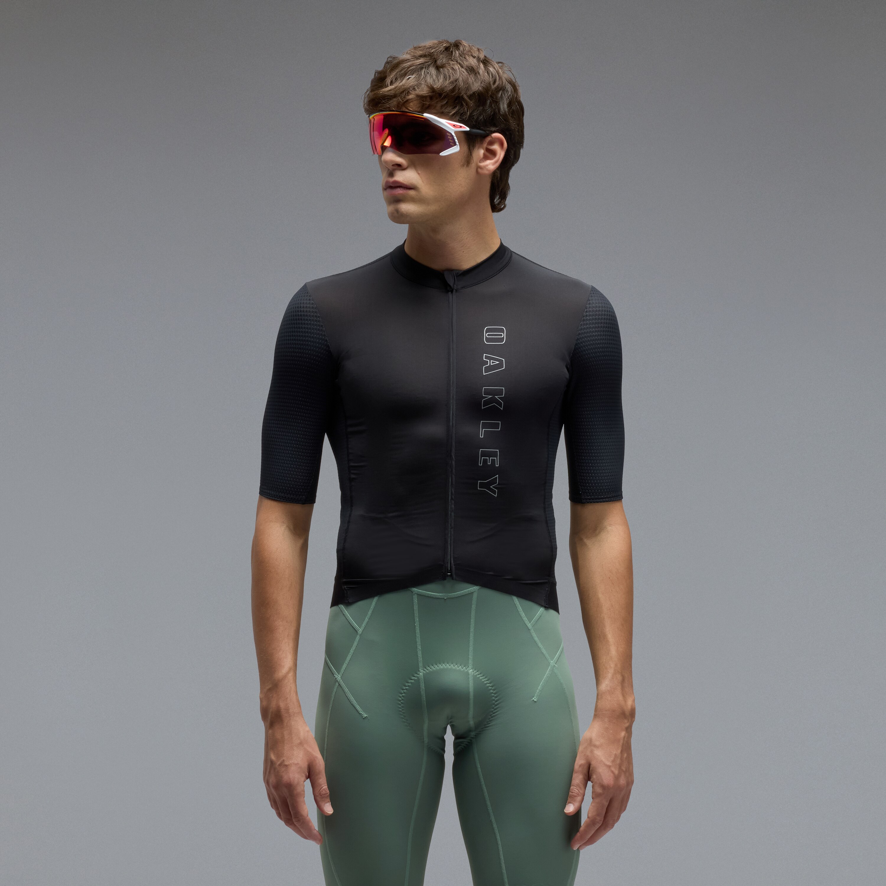 Oakley Endurance Lite Jersey in Pitch Black | Oakley® US