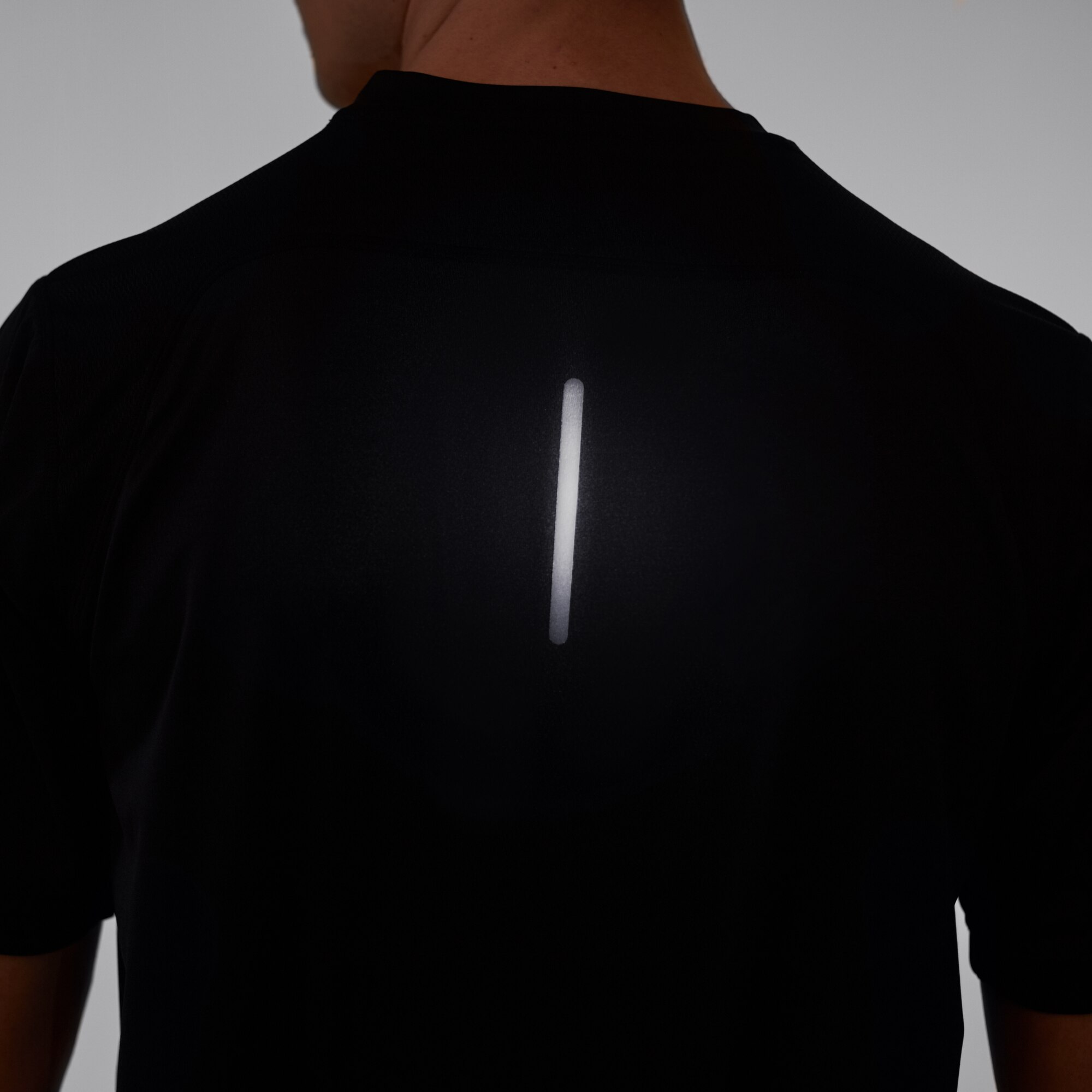 Oakley Foundational Training Short Sleeve Tee - Blackout | Oakley® US