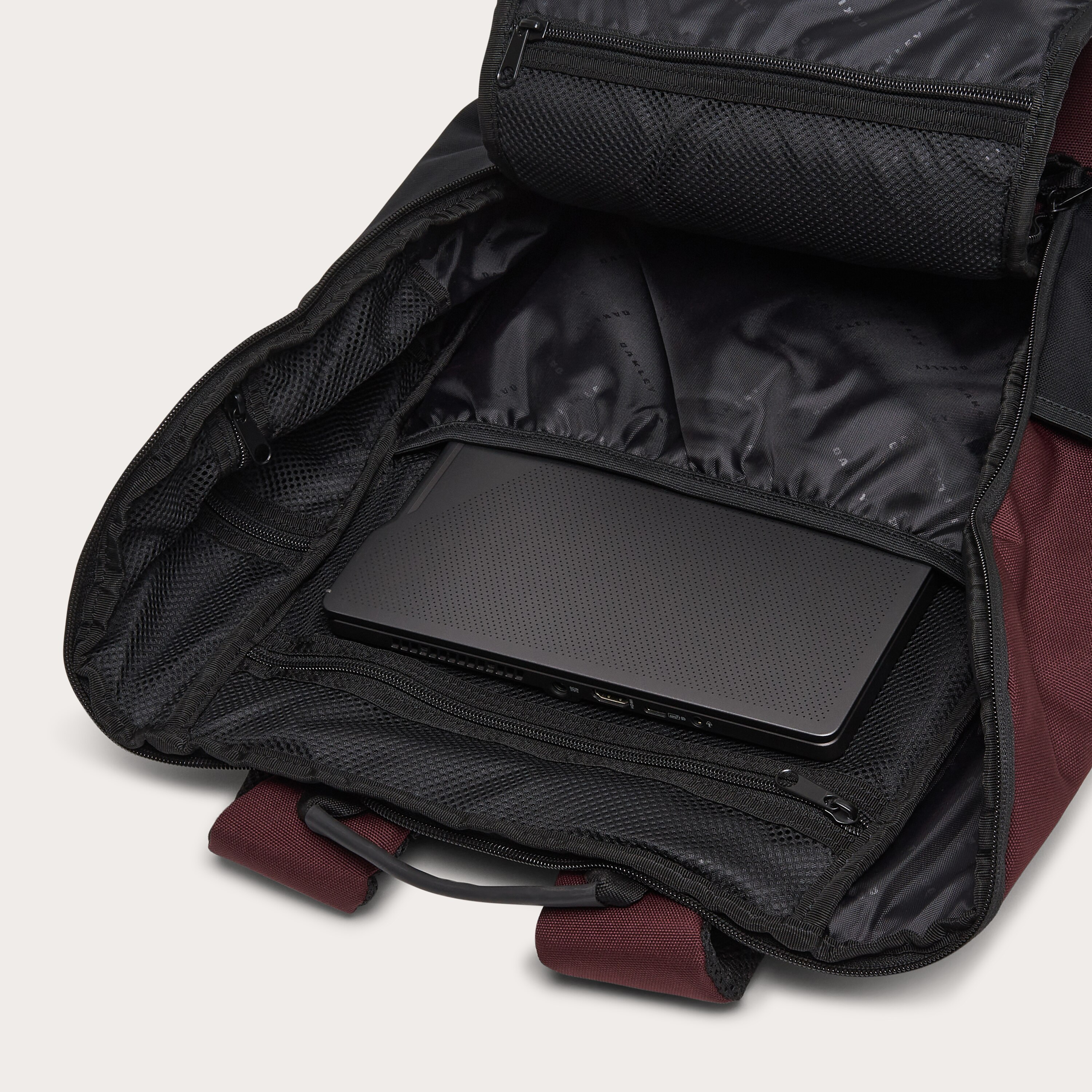Oakley Urban Path Rc 25L Backpack - Grenache | Oakley® US