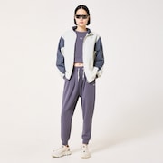 Radiant Peach Fleece Cropped 1 - Gray Dust