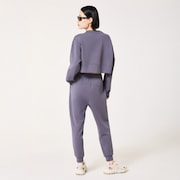 Radiant Peach Fleece Cropped 1 - Gray Dust
