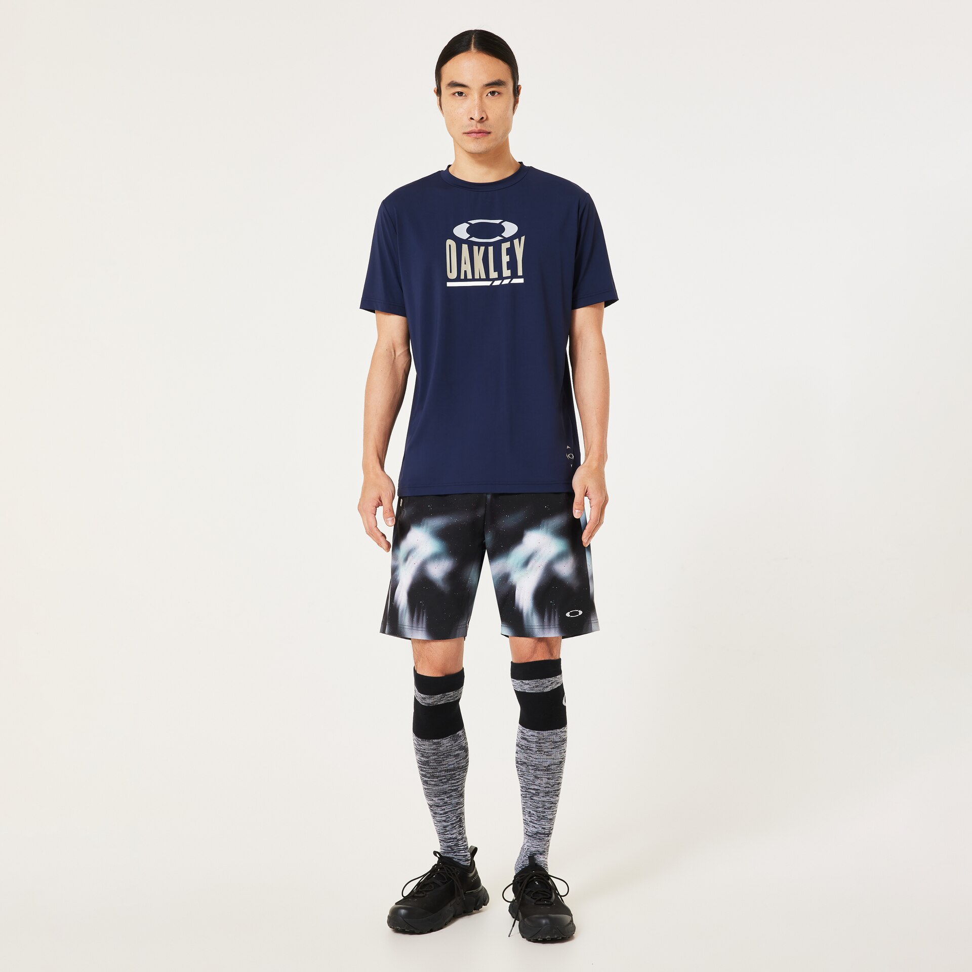 オークリー Striking Tech Cold SS Tee 7.0 Blackout | オークリー公式 
