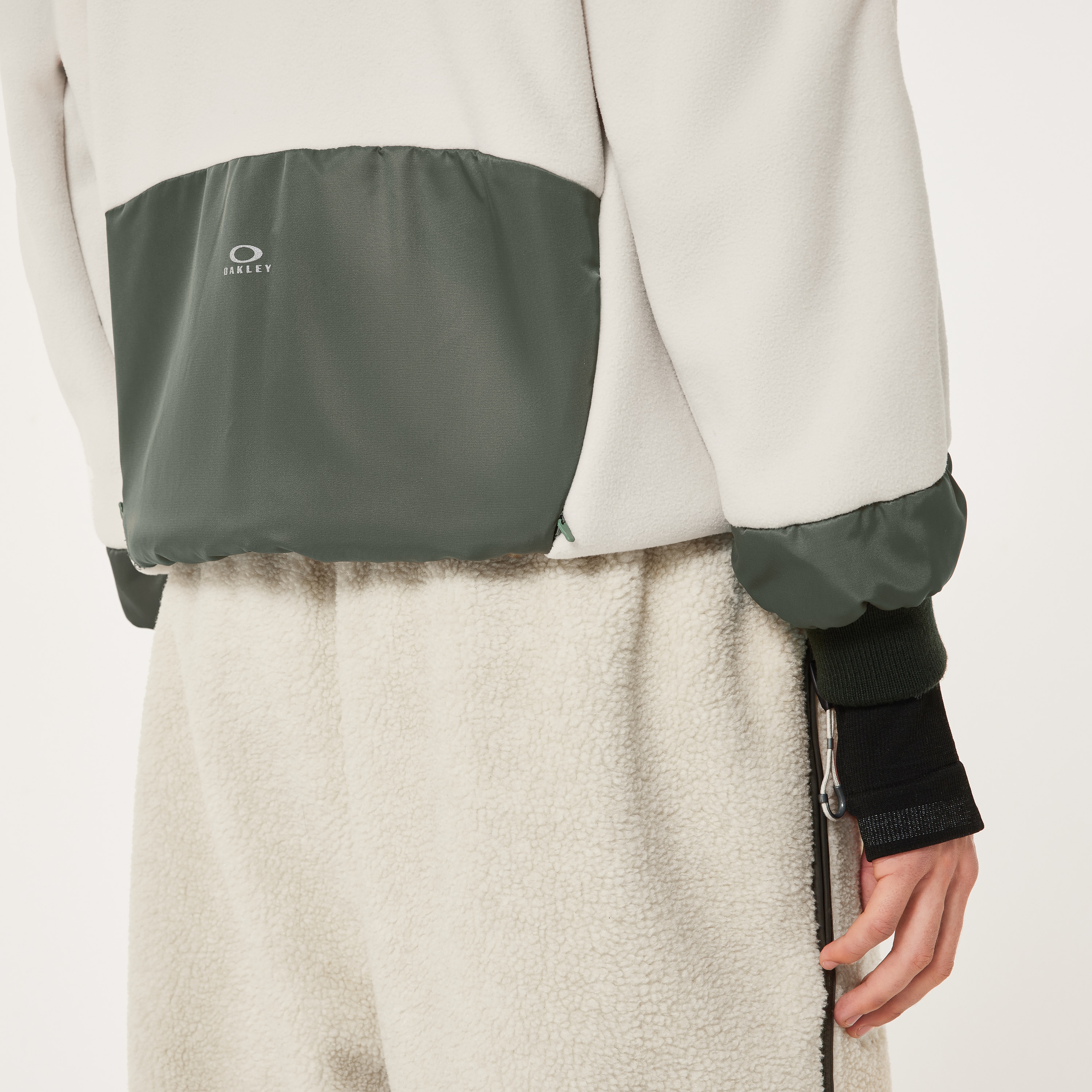 Oakley Latitude Soar Sherpa Bomber - Mist | Oakley® US