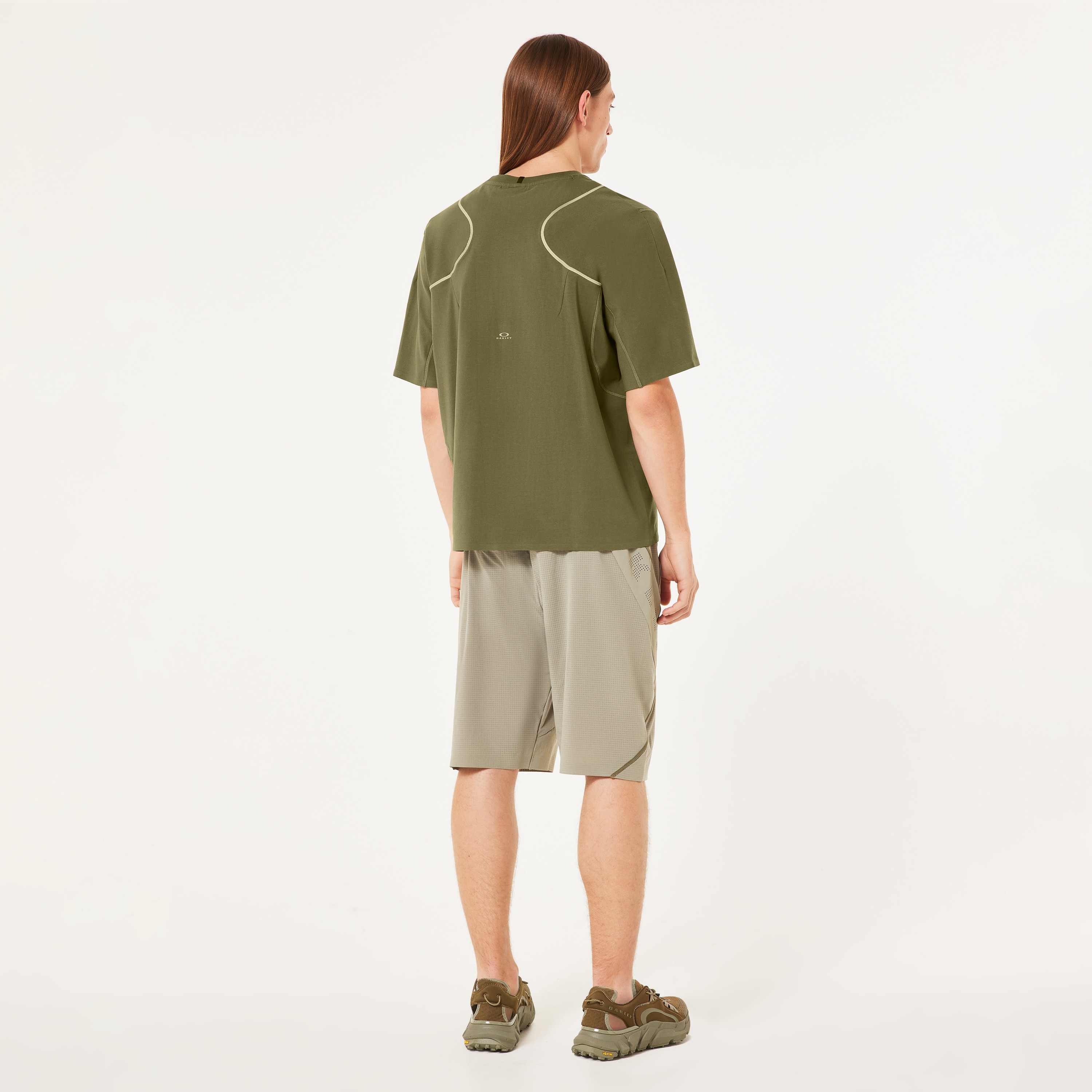 【OAKLEY】25ss RATITUDE FLIGHT TEE Oakley Latitude Flight Tee | Urban Outfitters