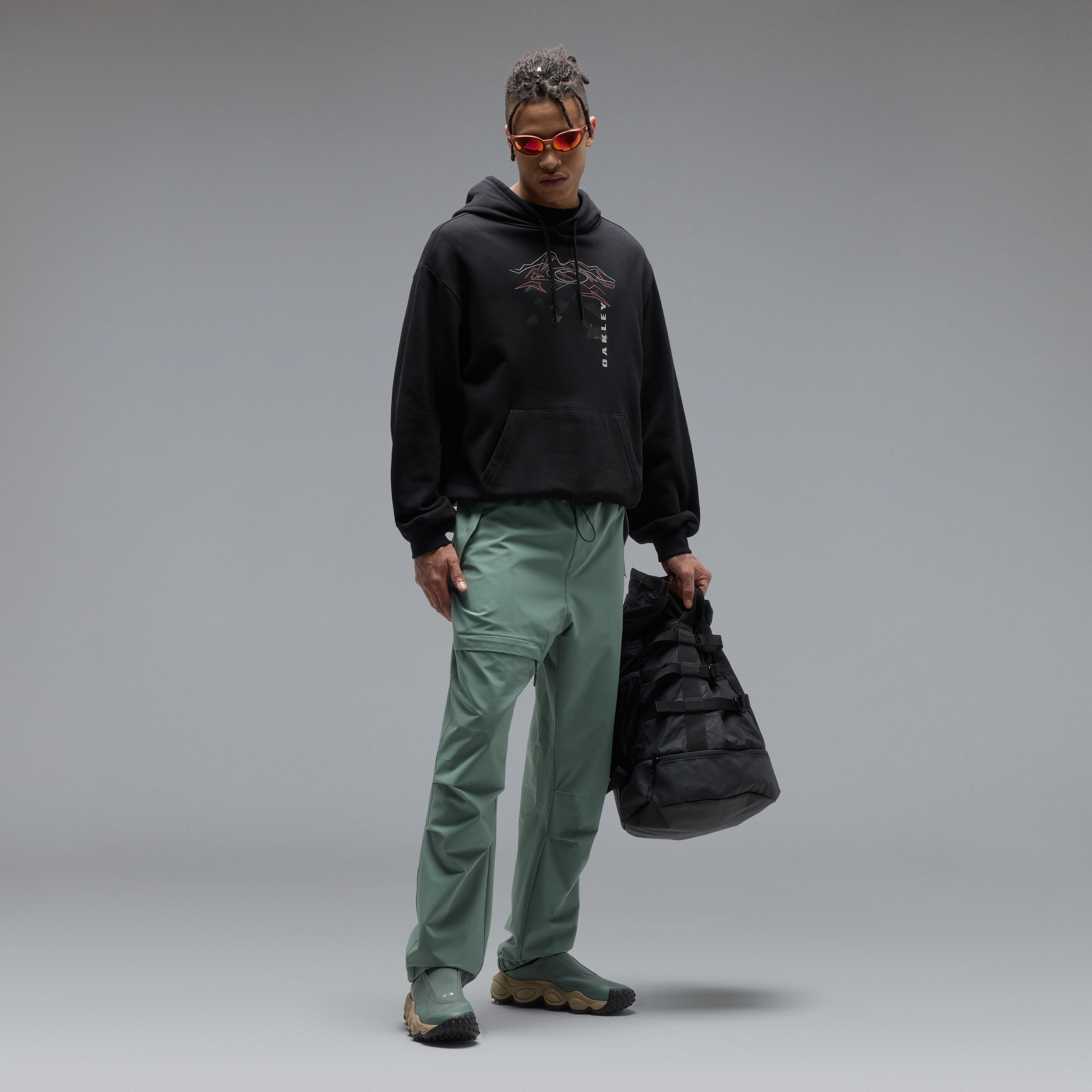 Oakley MTN Ridge Hoodie - Pitch Black | Oakley® EU