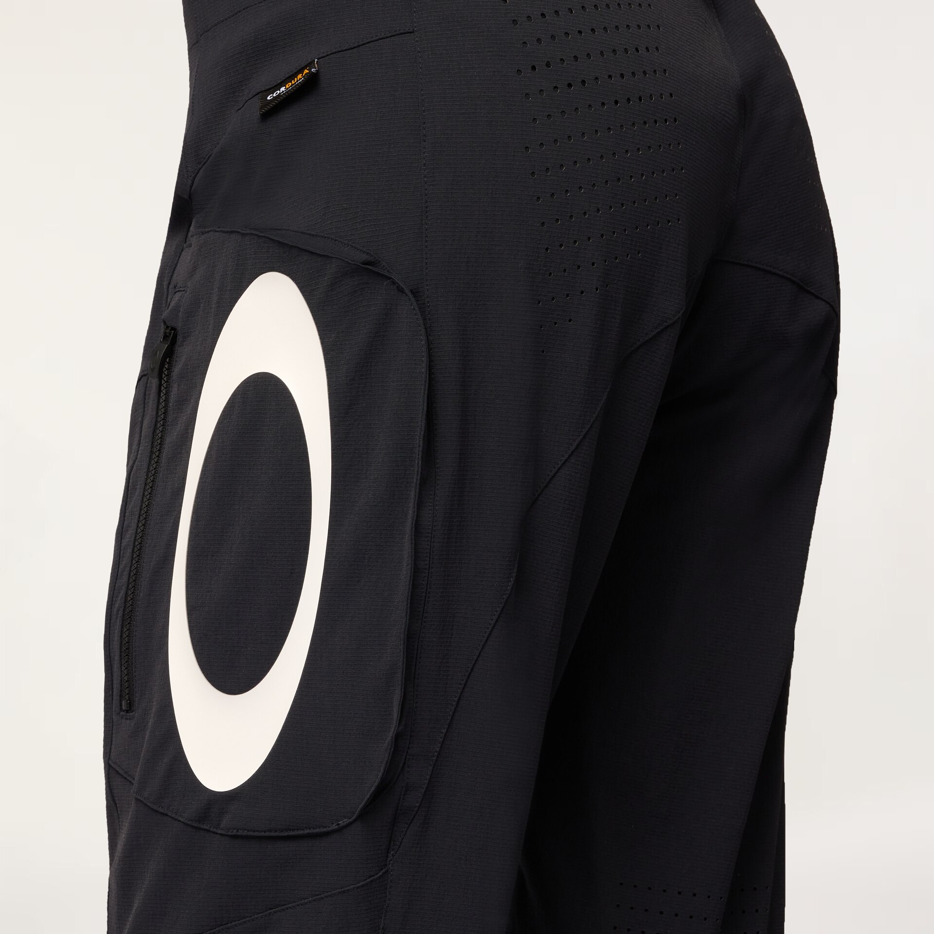 Oakley Seeker Edge Pant in Blackout | Oakley® US