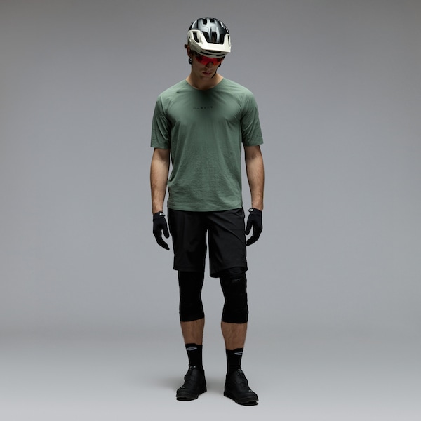 Seeker Whip Lined Short