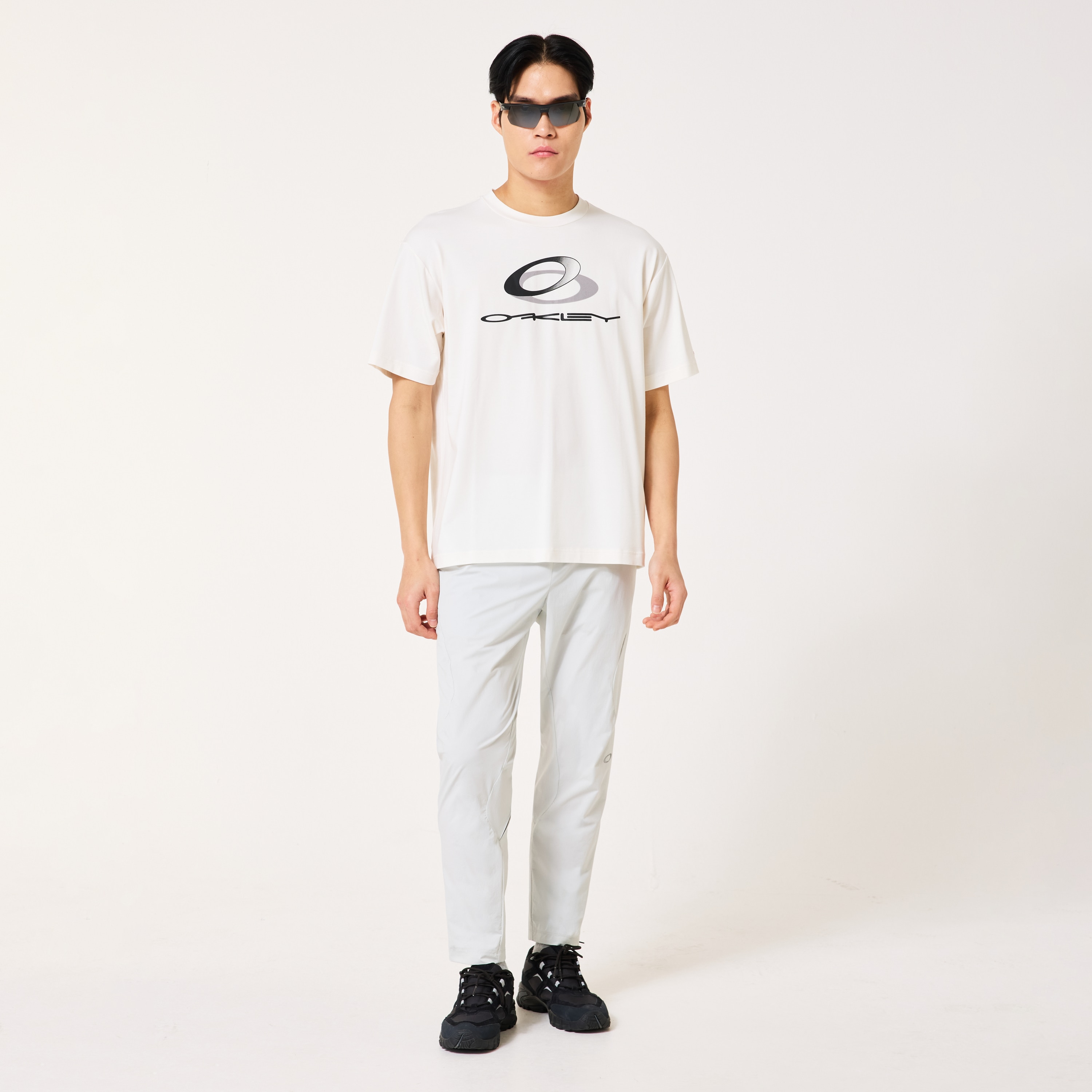 Oakley New Retro Tee Stretch 3.0 - Ceramic White | Oakley® 日本