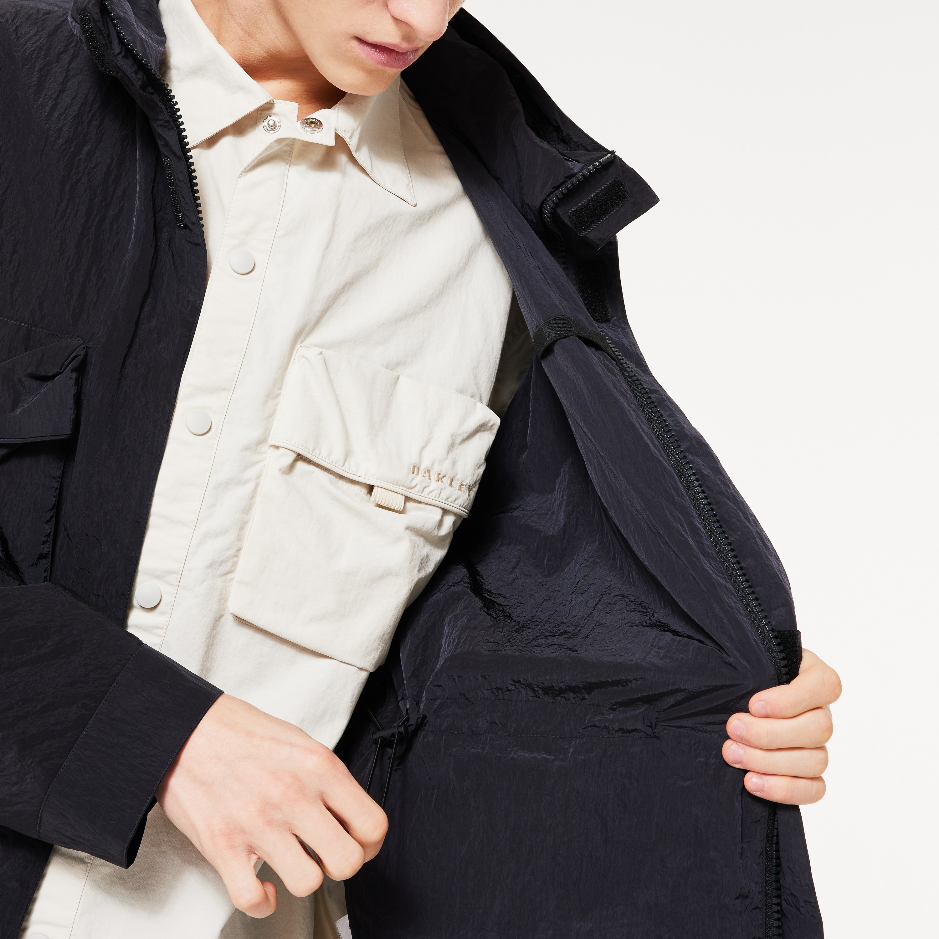 Oakley Reserve Field Jacket - Blackout | Oakley® US