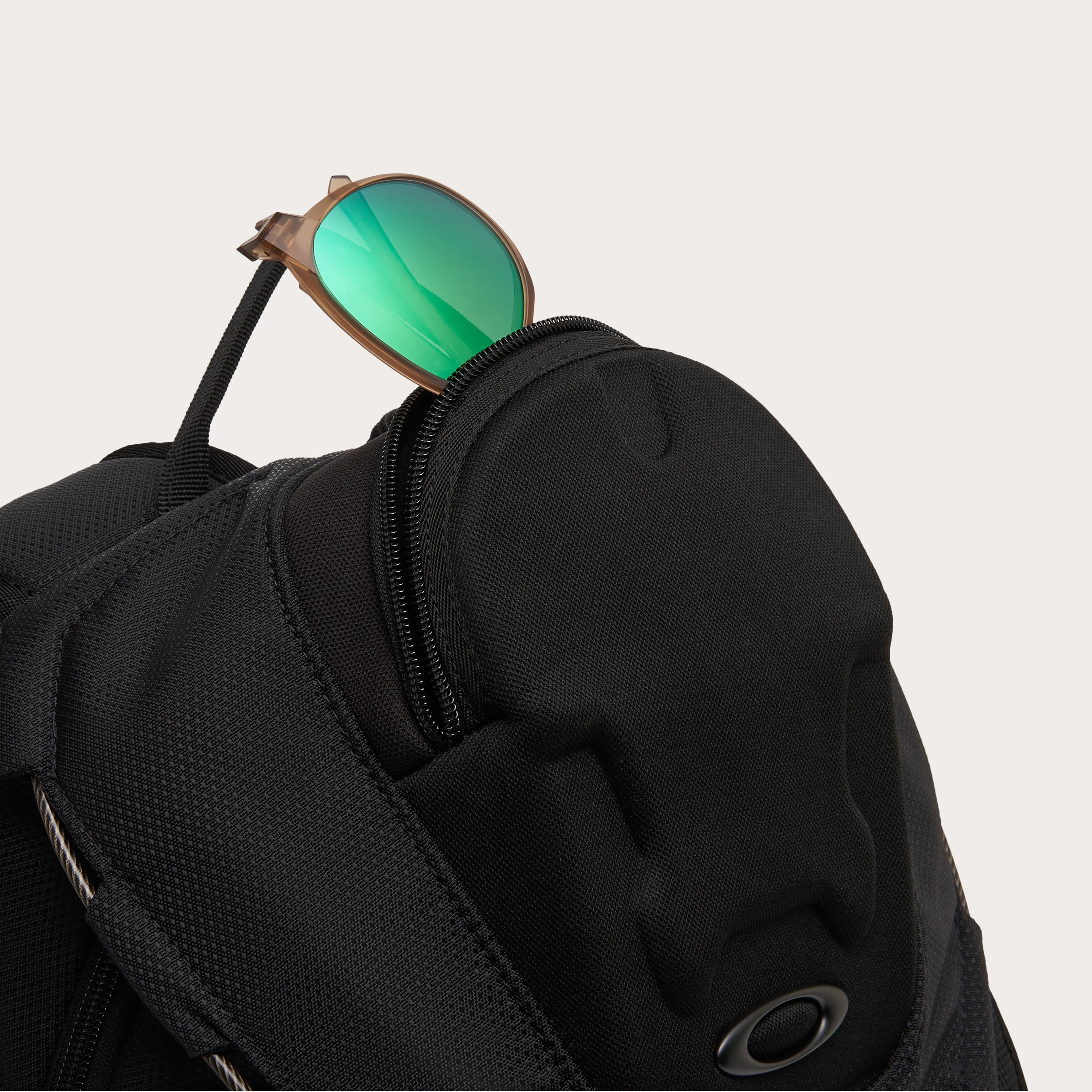 Oakley ブラック リュック Oakley Bathroom Sink Rc Backpack - Blackout | Oakley® US