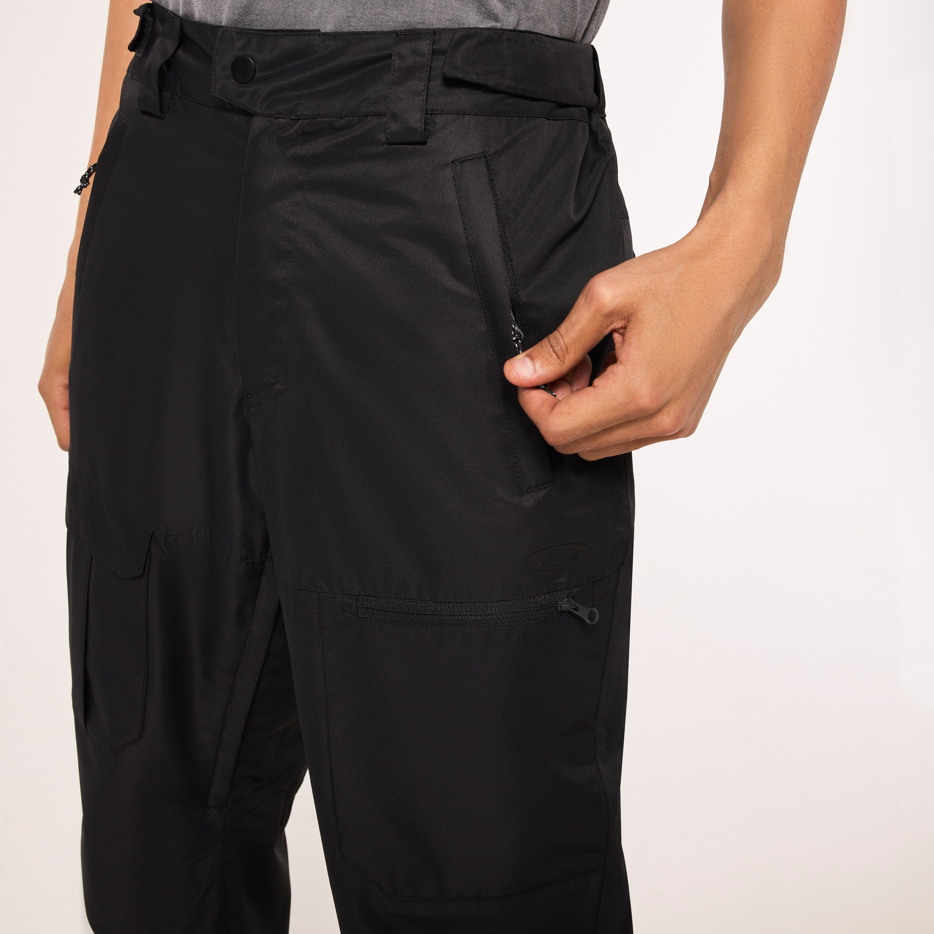 Oakley Divisional Cargo Shell Pant - Blackout | Oakley® US Oakley Divisional Cargo Shell Pant - Blackout | Oakley® US
