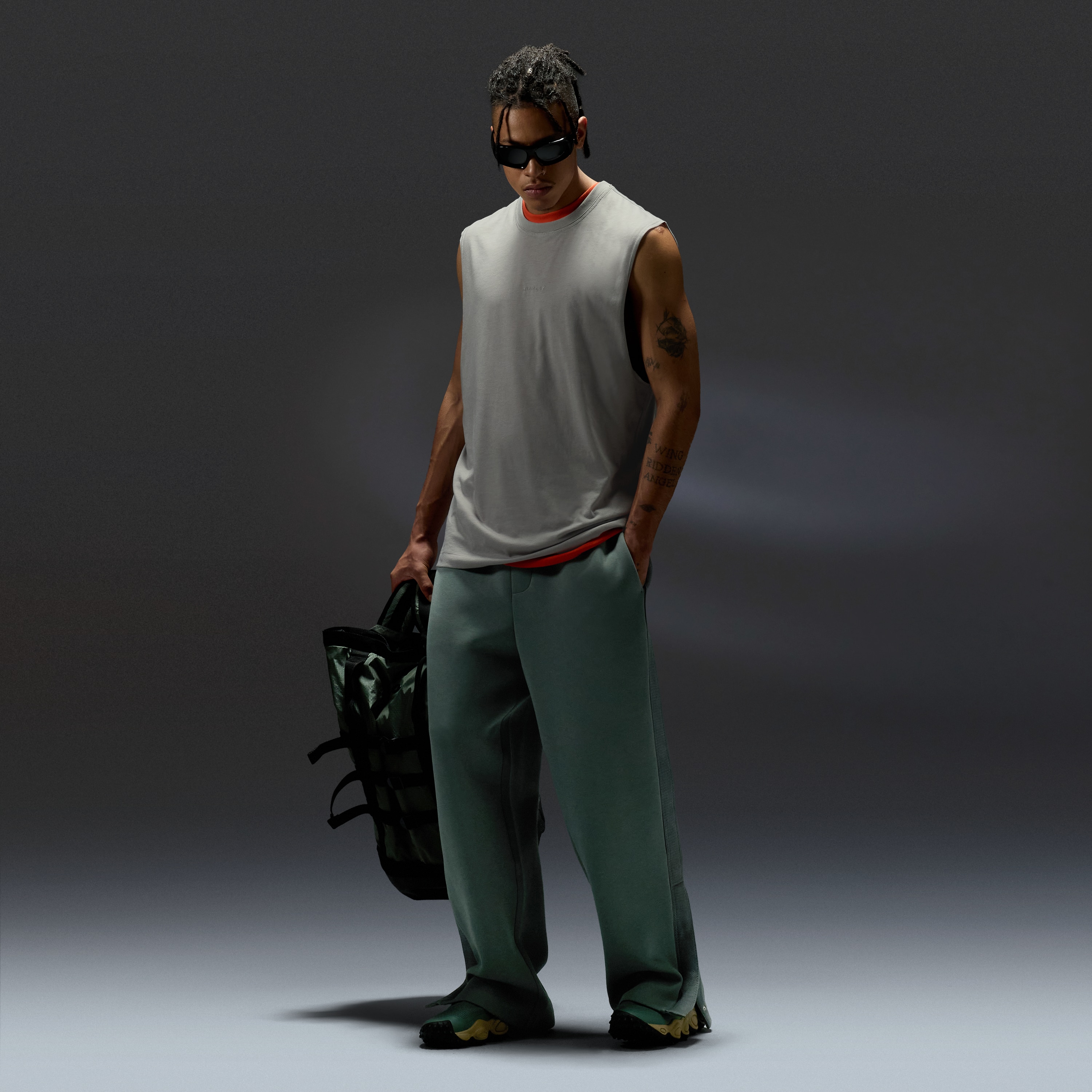 Oakley Men's Reserve Momento Tank Size: