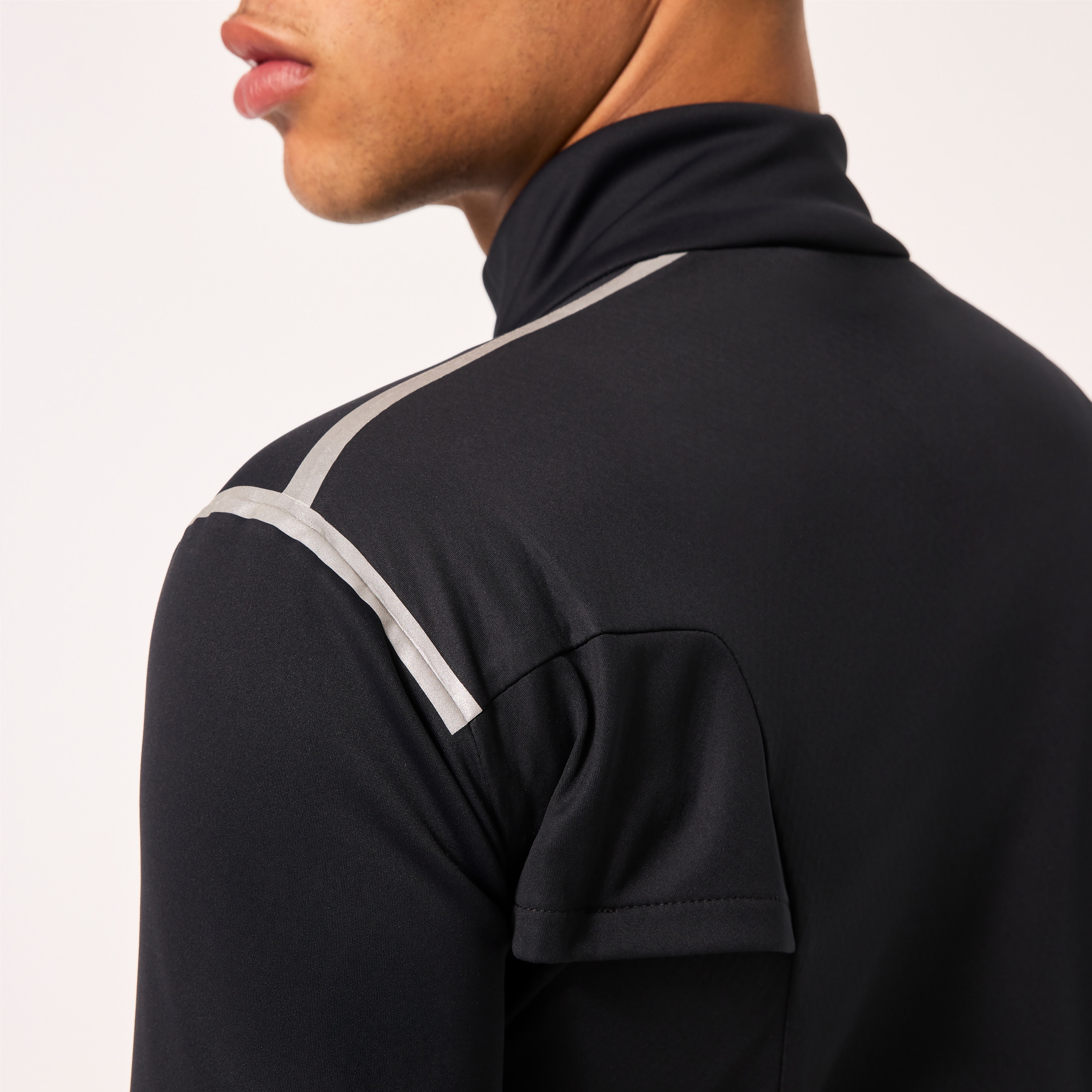 Oakley Endurance Ultra Gore-Tex Road Jacket - Blackout | Oakley® US