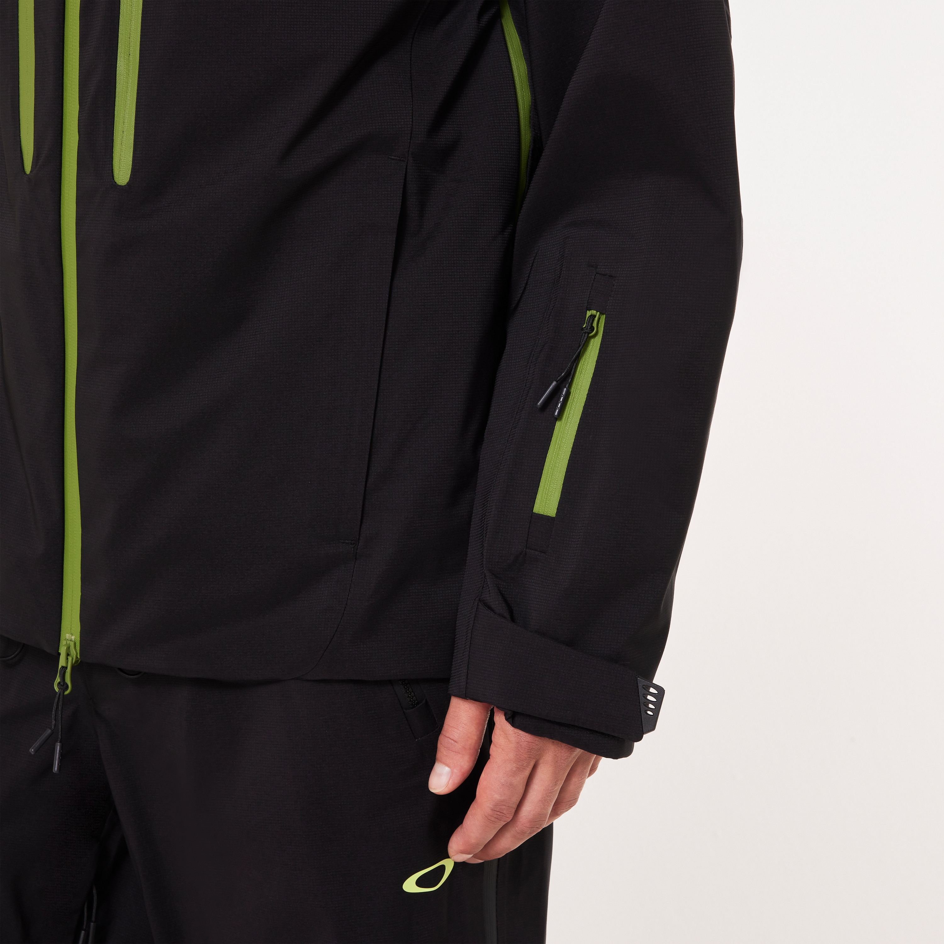 Oakley Tc Outpost RC Shell Jacket - Blackout | Oakley® US