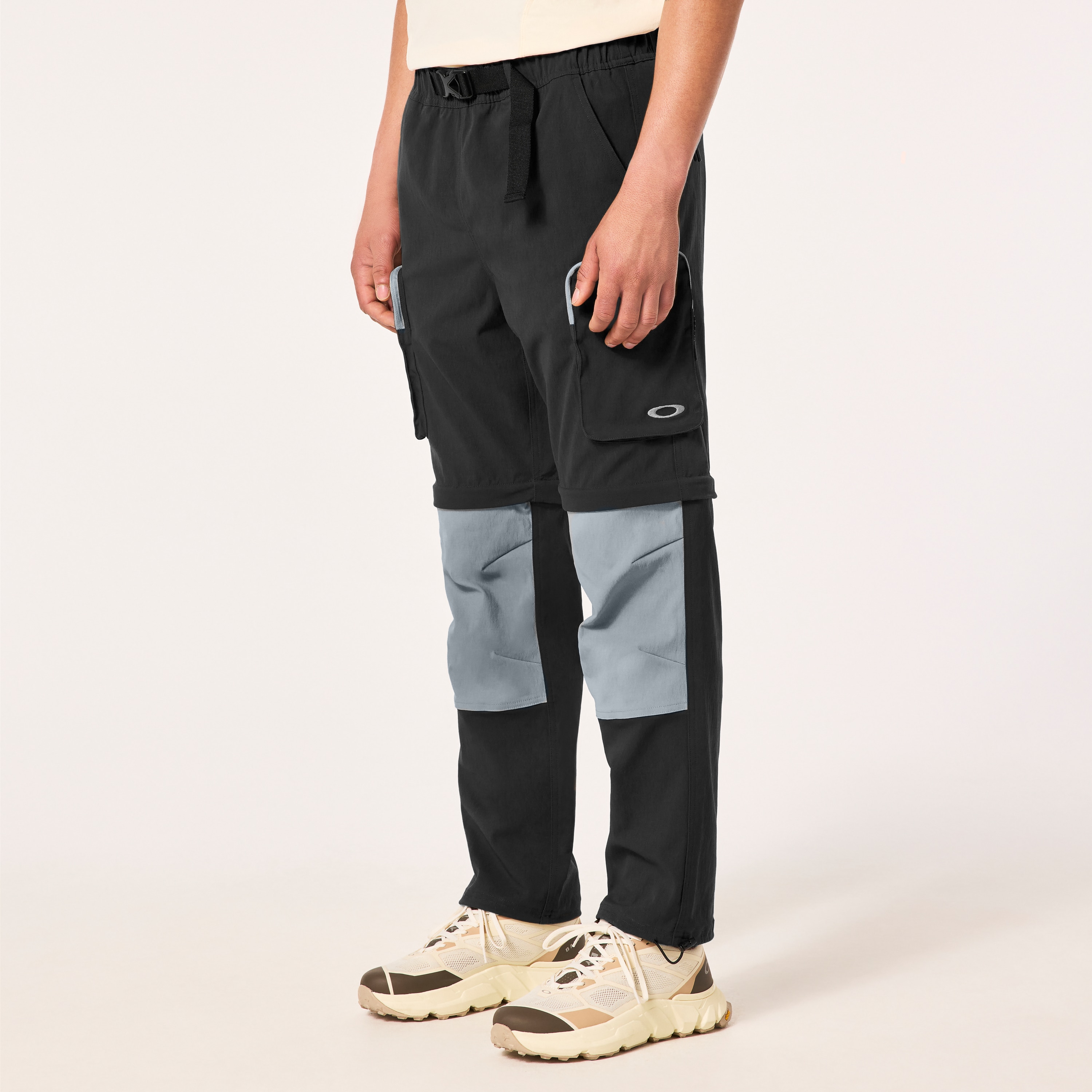 Oakley Latitude Convertible Pant - Blackout | Oakley® US