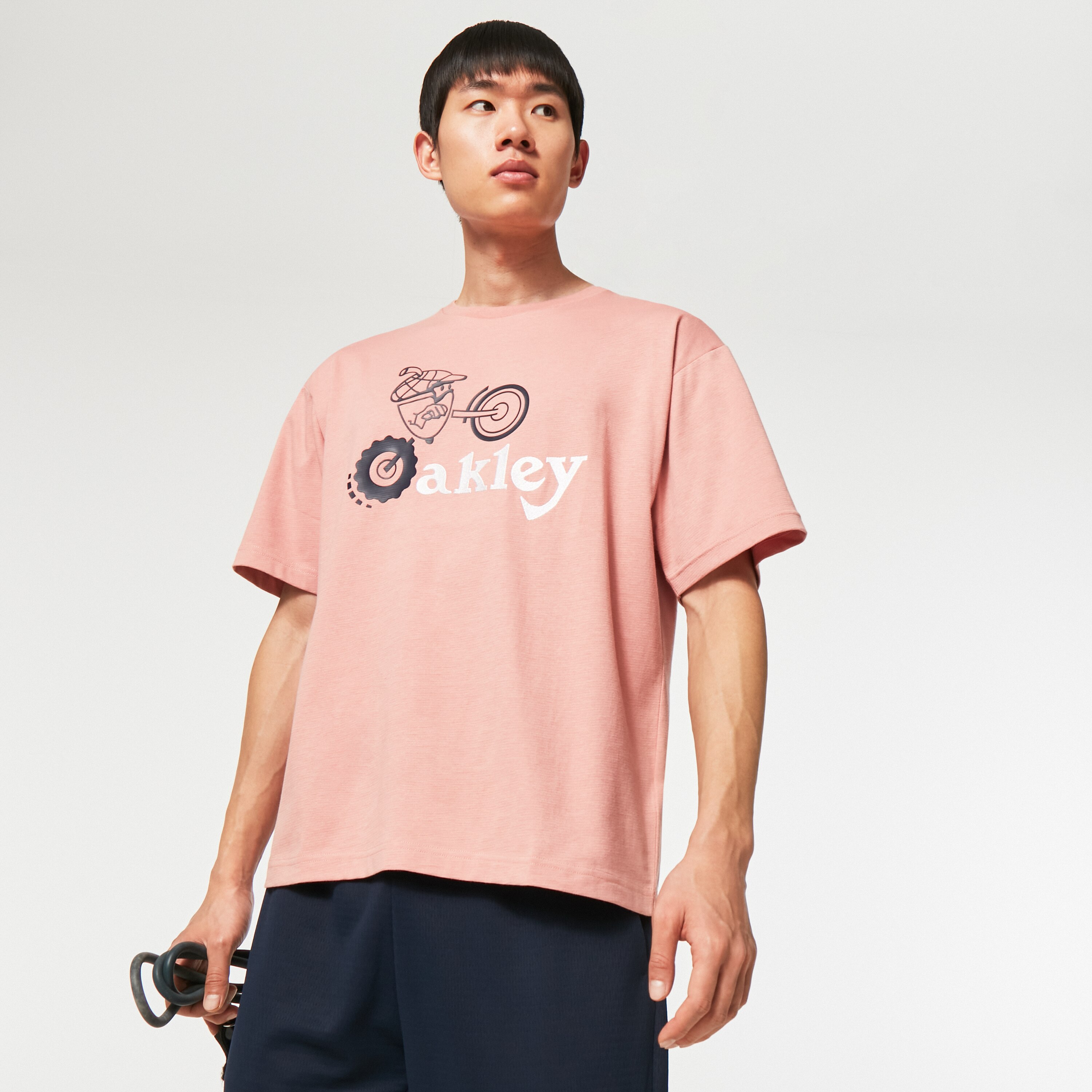 Oakley Enhance Qdc SS Tee Archive 1.0 - Rose Dust | Oakley® 日本
