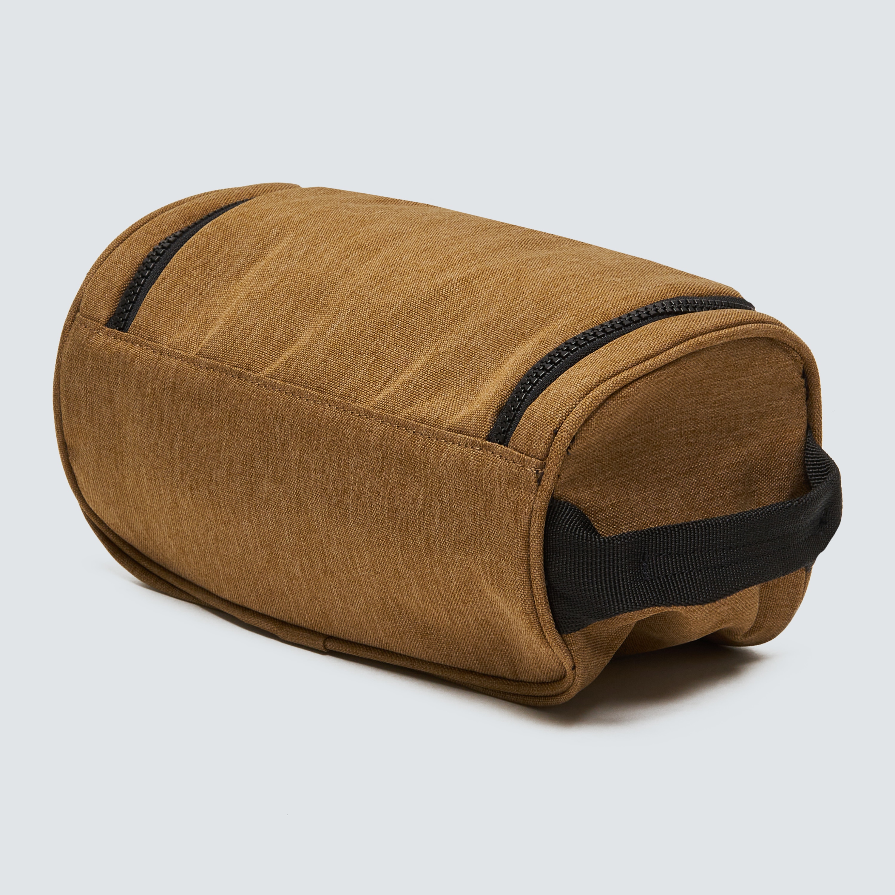 Oakley Enduro Beauty Case - Coyote | Oakley® US