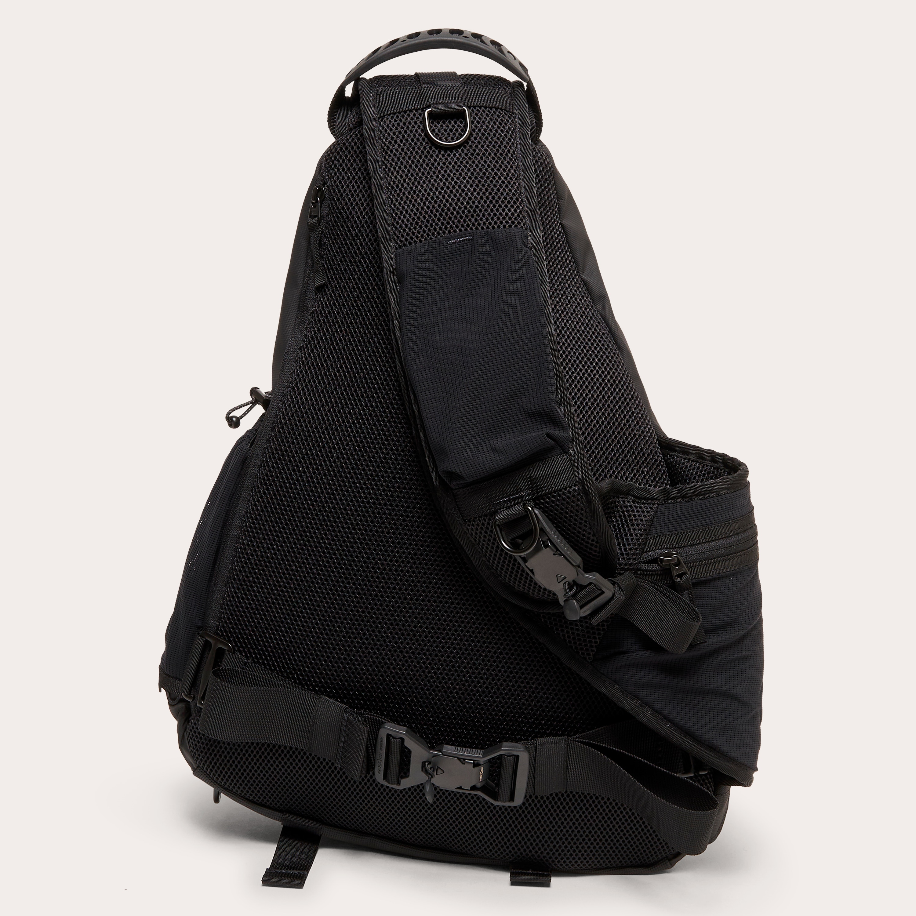 Oakley Latitude Sling Pack - Blackout | Oakley® US