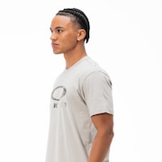 Camiseta Oakley Ellipse Fingerprint - Cement