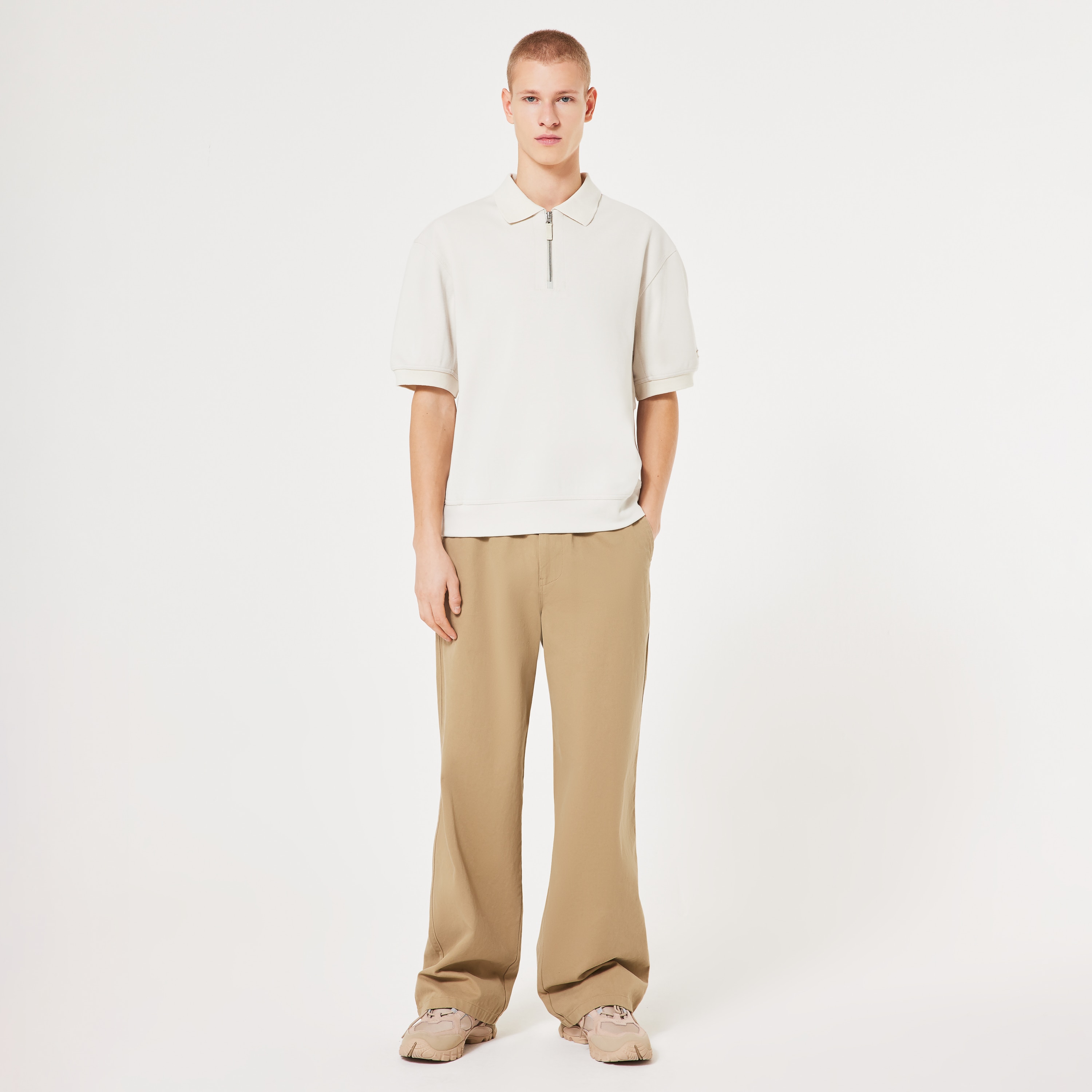 Oakley Elastic Waist Chino Pant In Pebble