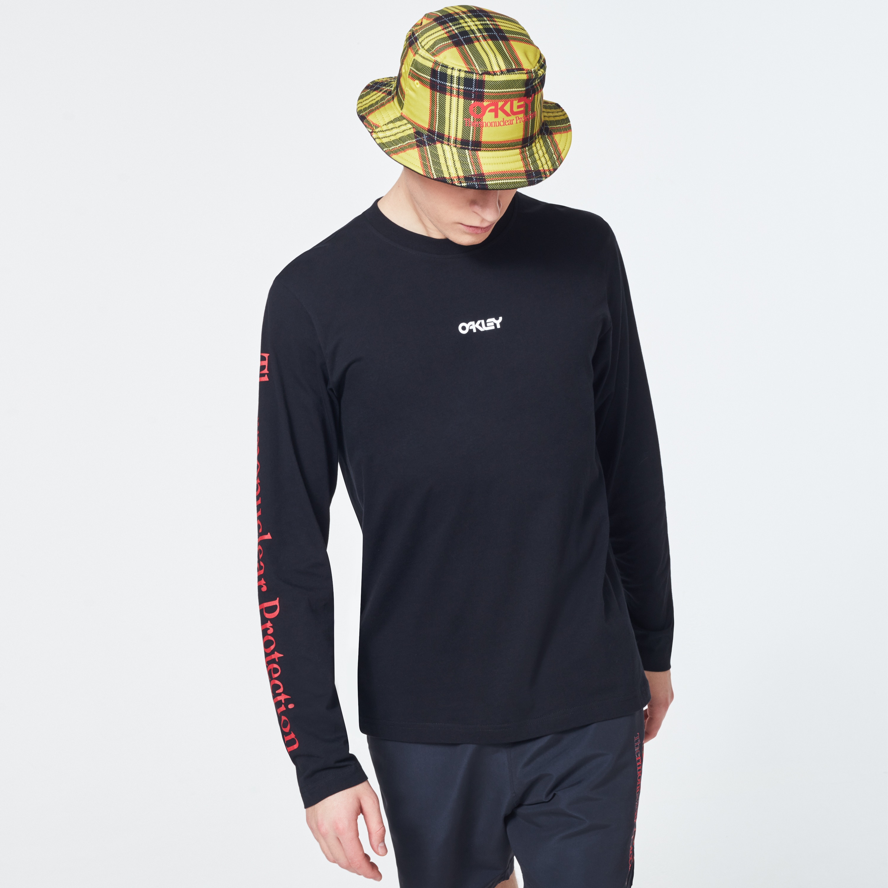 Oakley LS Thermonuclear Tee in Blackout | Oakley® | Official